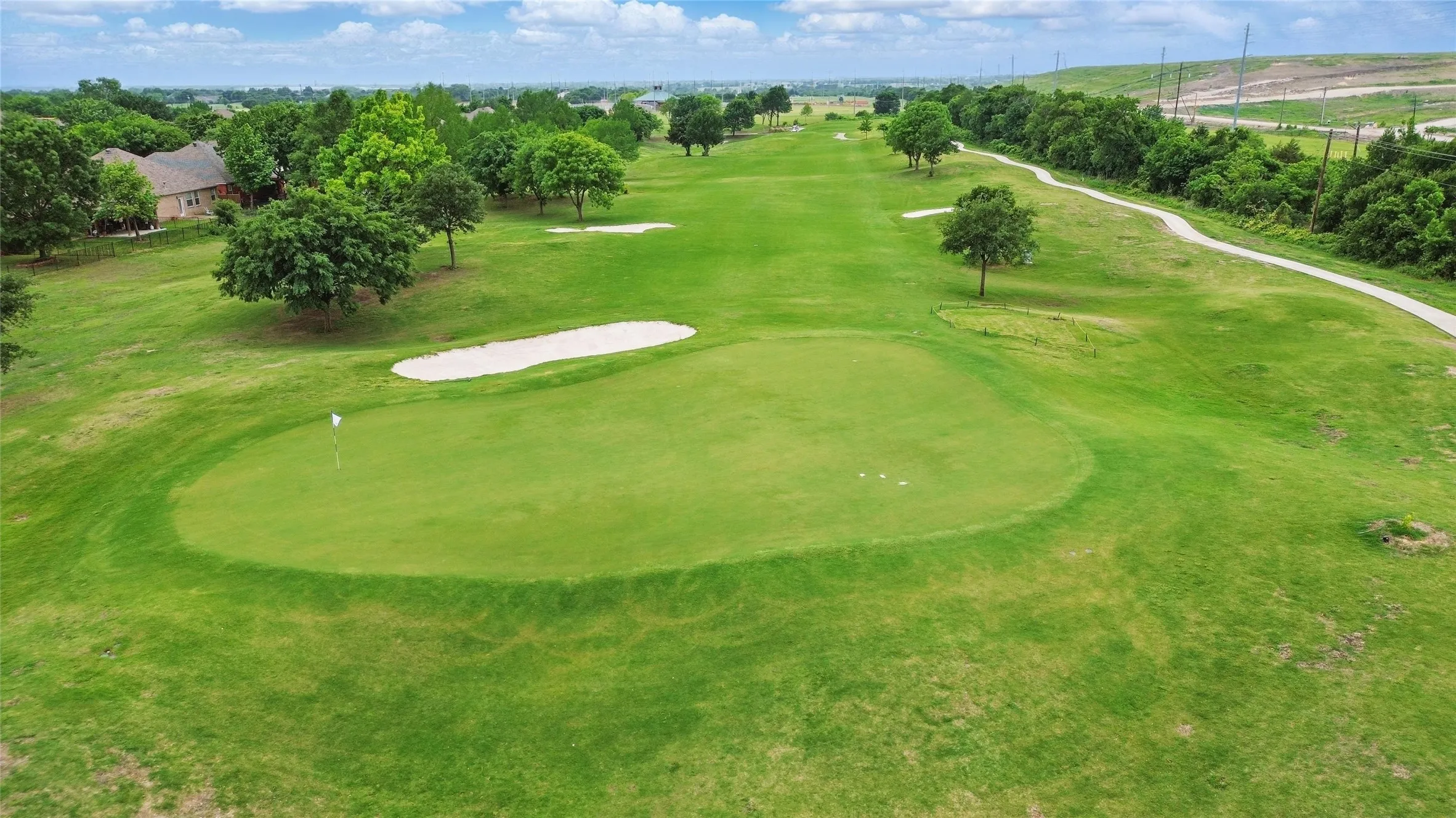 Single Family Residence For Sale in Dallas County , 10618 Newcastleton Lane, Rowlett, Texas 75089, 3 Bedroom, 3 Bathroom, 2 Garage spaces, 2,398 Sqft, built in 2001, mls#21393494, Real Estate Agent in Rowlett, Homes For Sale in Dallas county, Homes For Sale in Rowlett, Realtor in Rowlett Texas, Real Estate Brokerage Independent Realty Texas, Luminita Cordes Realtor