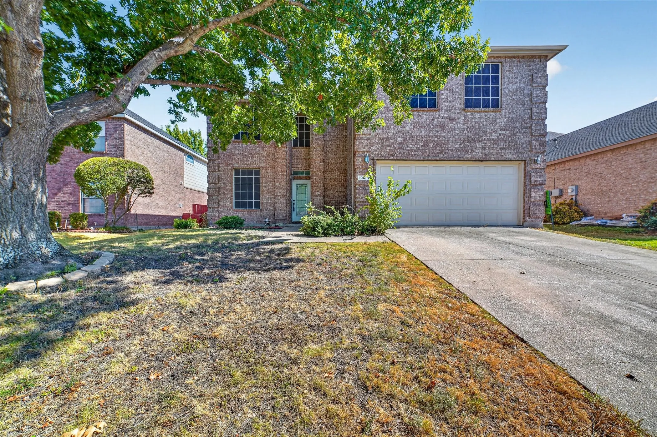 Single Family Residence For Sale in Dallas County , 10618 Newcastleton Lane, Rowlett, Texas 75089, 3 Bedroom, 3 Bathroom, 2 Garage spaces, 2,398 Sqft, built in 2001, mls#21393494, Real Estate Agent in Rowlett, Homes For Sale in Dallas county, Homes For Sale in Rowlett, Realtor in Rowlett Texas, Real Estate Brokerage Independent Realty Texas, Luminita Cordes Realtor