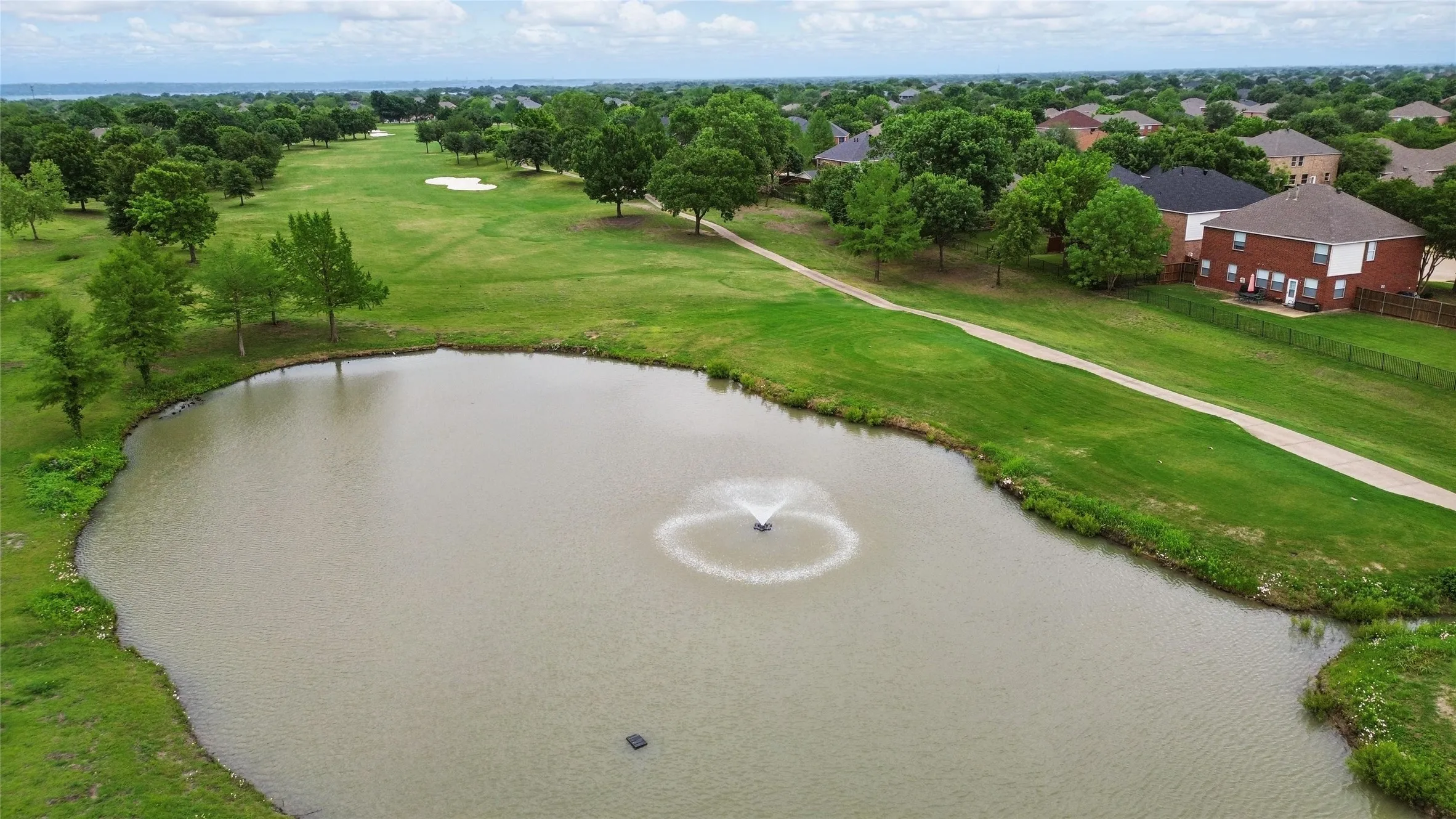 Single Family Residence For Sale in Dallas County , 10618 Newcastleton Lane, Rowlett, Texas 75089, 3 Bedroom, 3 Bathroom, 2 Garage spaces, 2,398 Sqft, built in 2001, mls#21393494, Real Estate Agent in Rowlett, Homes For Sale in Dallas county, Homes For Sale in Rowlett, Realtor in Rowlett Texas, Real Estate Brokerage Independent Realty Texas, Luminita Cordes Realtor