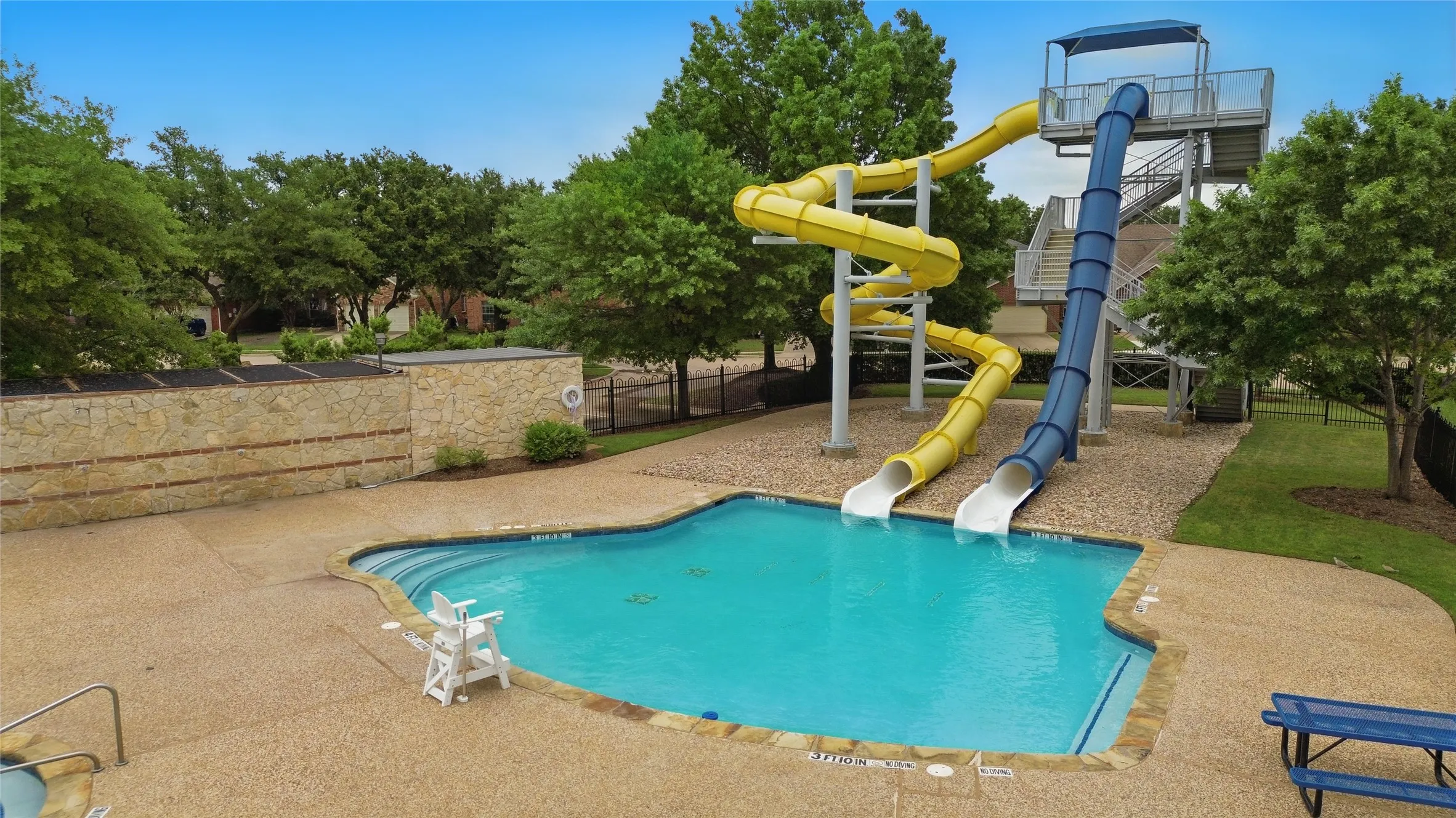 Single Family Residence For Sale in Dallas County , 10618 Newcastleton Lane, Rowlett, Texas 75089, 3 Bedroom, 3 Bathroom, 2 Garage spaces, 2,398 Sqft, built in 2001, mls#21393494, Real Estate Agent in Rowlett, Homes For Sale in Dallas county, Homes For Sale in Rowlett, Realtor in Rowlett Texas, Real Estate Brokerage Independent Realty Texas, Luminita Cordes Realtor