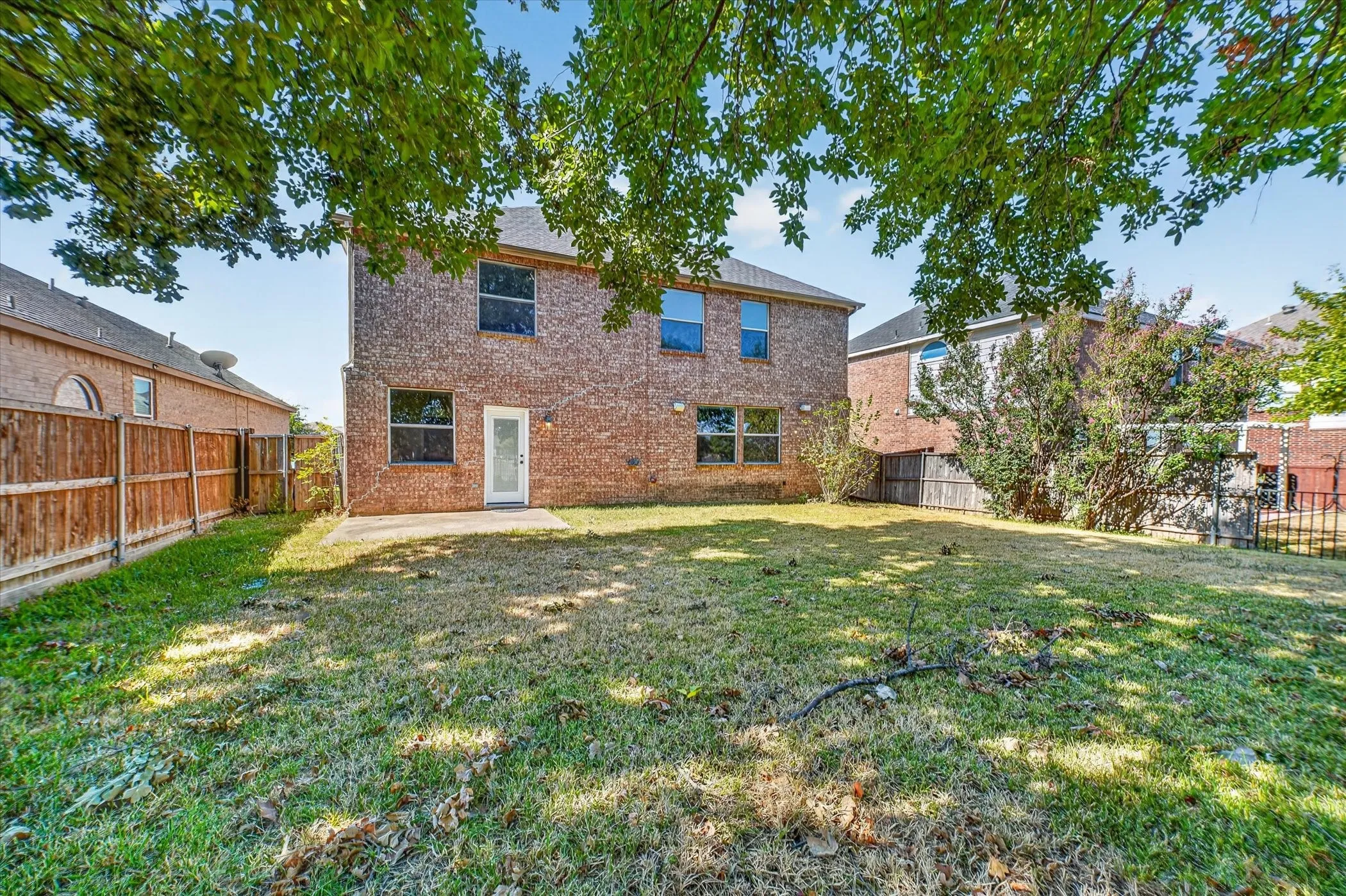 Single Family Residence For Sale in Dallas County , 10618 Newcastleton Lane, Rowlett, Texas 75089, 3 Bedroom, 3 Bathroom, 2 Garage spaces, 2,398 Sqft, built in 2001, mls#21393494, Real Estate Agent in Rowlett, Homes For Sale in Dallas county, Homes For Sale in Rowlett, Realtor in Rowlett Texas, Real Estate Brokerage Independent Realty Texas, Luminita Cordes Realtor
