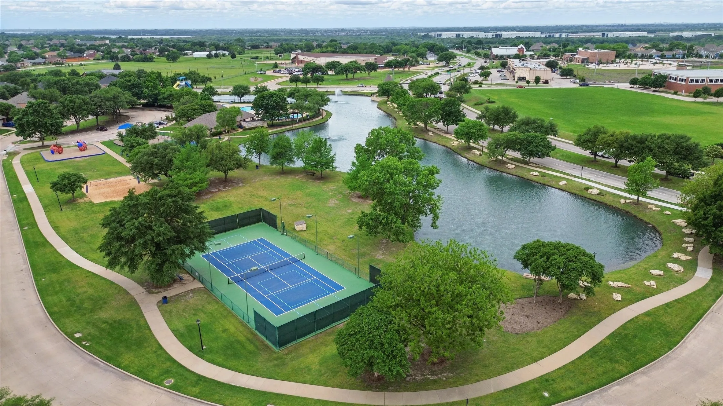 Single Family Residence For Sale in Dallas County , 10618 Newcastleton Lane, Rowlett, Texas 75089, 3 Bedroom, 3 Bathroom, 2 Garage spaces, 2,398 Sqft, built in 2001, mls#21393494, Real Estate Agent in Rowlett, Homes For Sale in Dallas county, Homes For Sale in Rowlett, Realtor in Rowlett Texas, Real Estate Brokerage Independent Realty Texas, Luminita Cordes Realtor