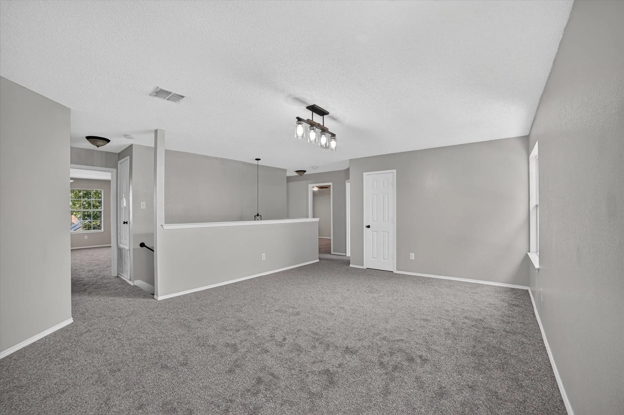 Single Family Residence For Sale in Dallas County , 10618 Newcastleton Lane, Rowlett, Texas 75089, 3 Bedroom, 3 Bathroom, 2 Garage spaces, 2,398 Sqft, built in 2001, mls#21393494, Real Estate Agent in Rowlett, Homes For Sale in Dallas county, Homes For Sale in Rowlett, Realtor in Rowlett Texas, Real Estate Brokerage Independent Realty Texas, Luminita Cordes Realtor