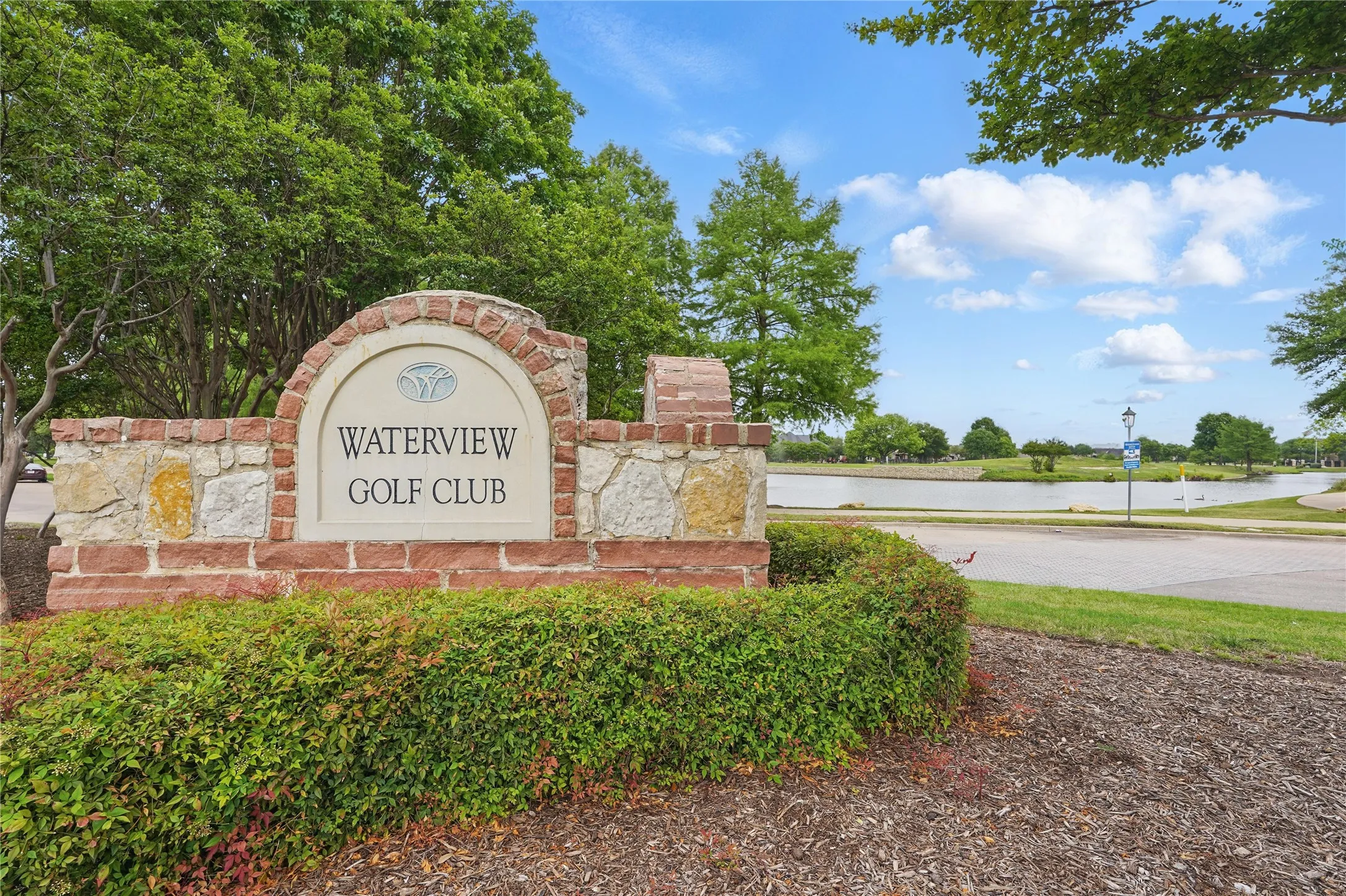 Single Family Residence For Sale in Dallas County , 10618 Newcastleton Lane, Rowlett, Texas 75089, 3 Bedroom, 3 Bathroom, 2 Garage spaces, 2,398 Sqft, built in 2001, mls#21393494, Real Estate Agent in Rowlett, Homes For Sale in Dallas county, Homes For Sale in Rowlett, Realtor in Rowlett Texas, Real Estate Brokerage Independent Realty Texas, Luminita Cordes Realtor