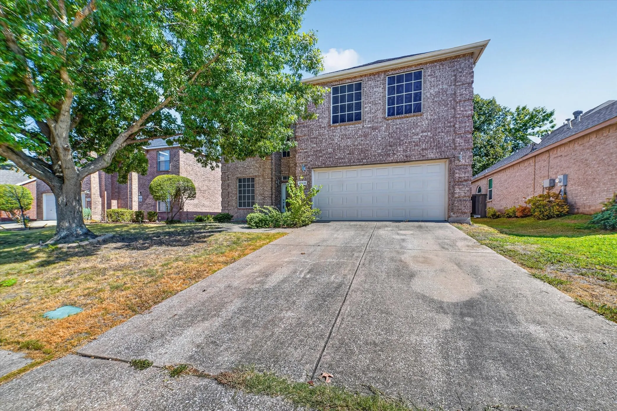 Single Family Residence For Sale in Dallas County , 10618 Newcastleton Lane, Rowlett, Texas 75089, 3 Bedroom, 3 Bathroom, 2 Garage spaces, 2,398 Sqft, built in 2001, mls#21393494, Real Estate Agent in Rowlett, Homes For Sale in Dallas county, Homes For Sale in Rowlett, Realtor in Rowlett Texas, Real Estate Brokerage Independent Realty Texas, Luminita Cordes Realtor