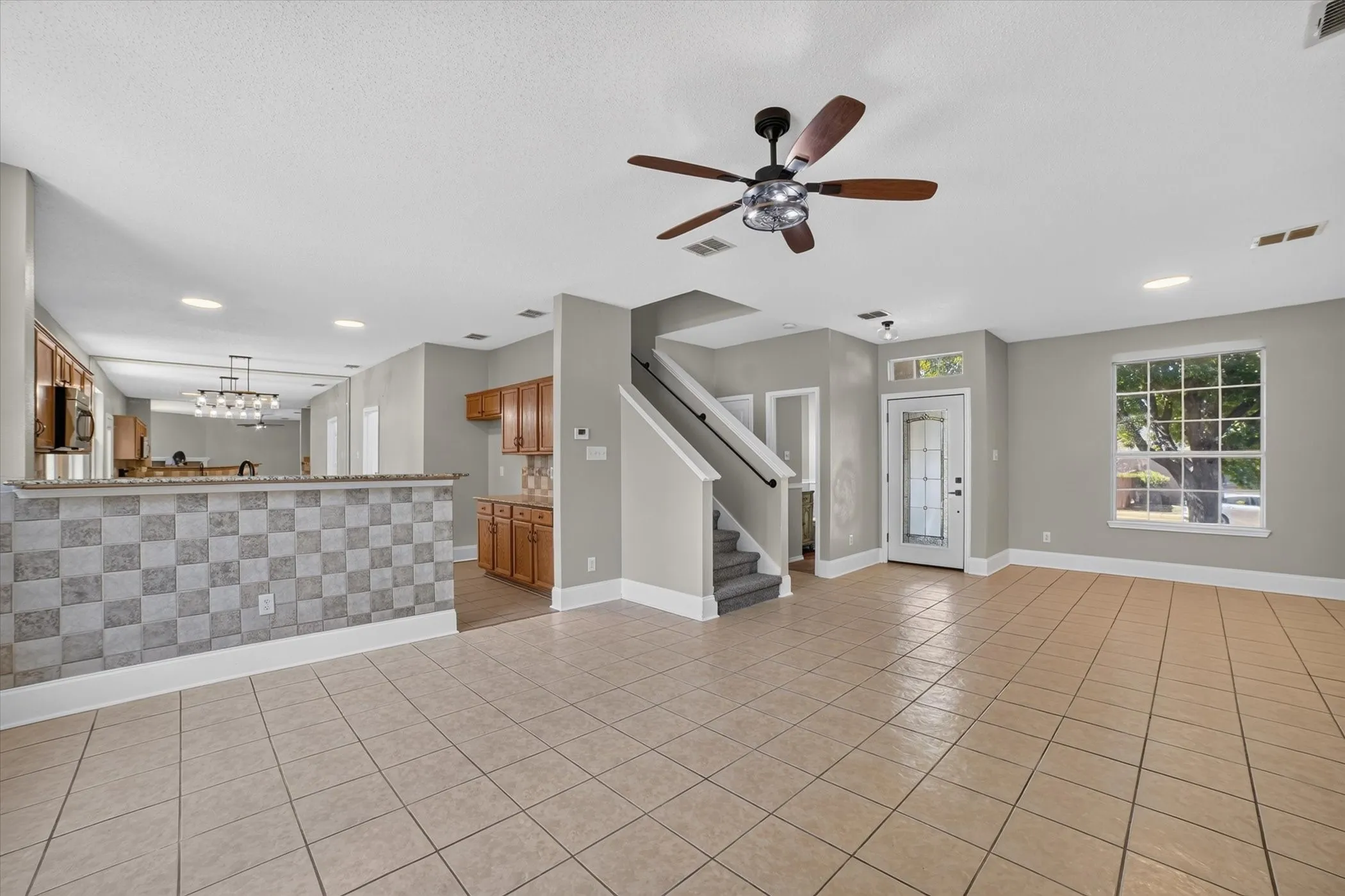 Single Family Residence For Sale in Dallas County , 10618 Newcastleton Lane, Rowlett, Texas 75089, 3 Bedroom, 3 Bathroom, 2 Garage spaces, 2,398 Sqft, built in 2001, mls#21393494, Real Estate Agent in Rowlett, Homes For Sale in Dallas county, Homes For Sale in Rowlett, Realtor in Rowlett Texas, Real Estate Brokerage Independent Realty Texas, Luminita Cordes Realtor