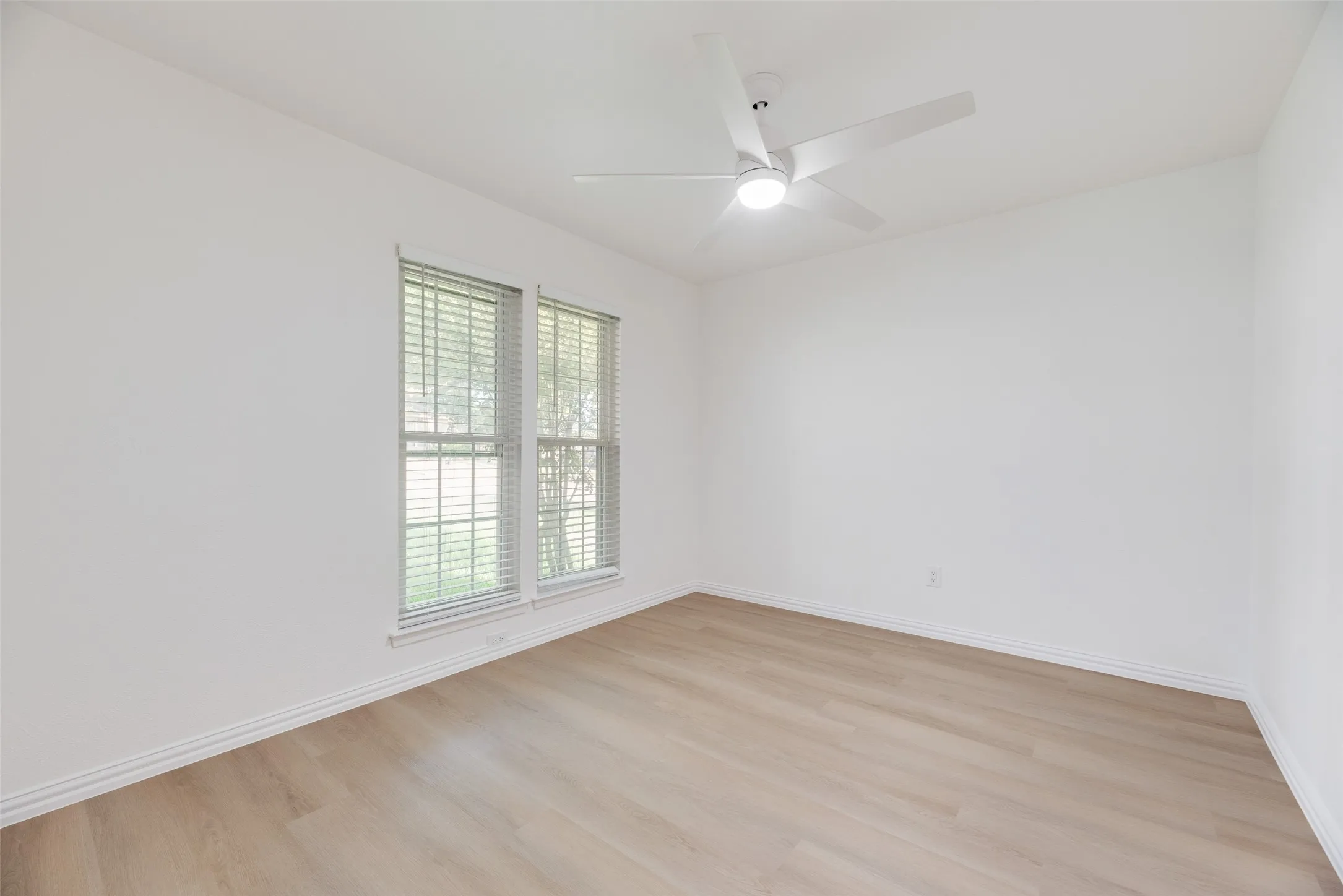 Single Family Residence For Sale in Denton County , 3711 Grasmere Drive, Carrollton, Texas 75007, 3 Bedroom, 2 Bathroom, 2 Garage spaces, 1,655 Sqft, built in 1978, mls#21393808, Real Estate Agent in Carrollton, Homes For Sale in Denton county, Homes For Sale in Carrollton, Realtor in Carrollton Texas, Real Estate Brokerage Independent Realty Texas, Luminita Cordes Realtor