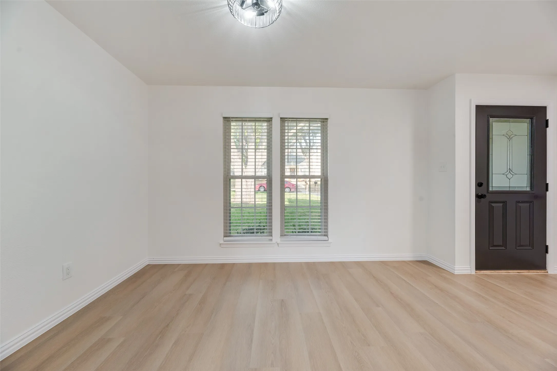 Single Family Residence For Sale in Denton County , 3711 Grasmere Drive, Carrollton, Texas 75007, 3 Bedroom, 2 Bathroom, 2 Garage spaces, 1,655 Sqft, built in 1978, mls#21393808, Real Estate Agent in Carrollton, Homes For Sale in Denton county, Homes For Sale in Carrollton, Realtor in Carrollton Texas, Real Estate Brokerage Independent Realty Texas, Luminita Cordes Realtor