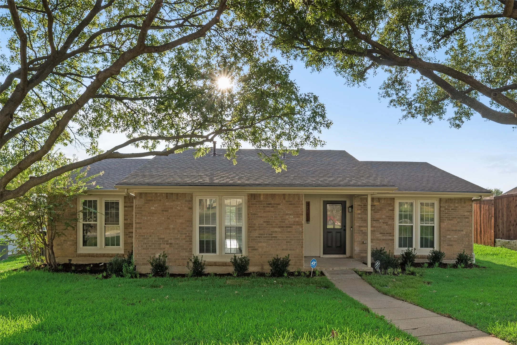 Single Family Residence For Sale in Denton County , 3711 Grasmere Drive, Carrollton, Texas 75007, 3 Bedroom, 2 Bathroom, 2 Garage spaces, 1,655 Sqft, built in 1978, mls#21393808, Real Estate Agent in Carrollton, Homes For Sale in Denton county, Homes For Sale in Carrollton, Realtor in Carrollton Texas, Real Estate Brokerage Independent Realty Texas, Luminita Cordes Realtor