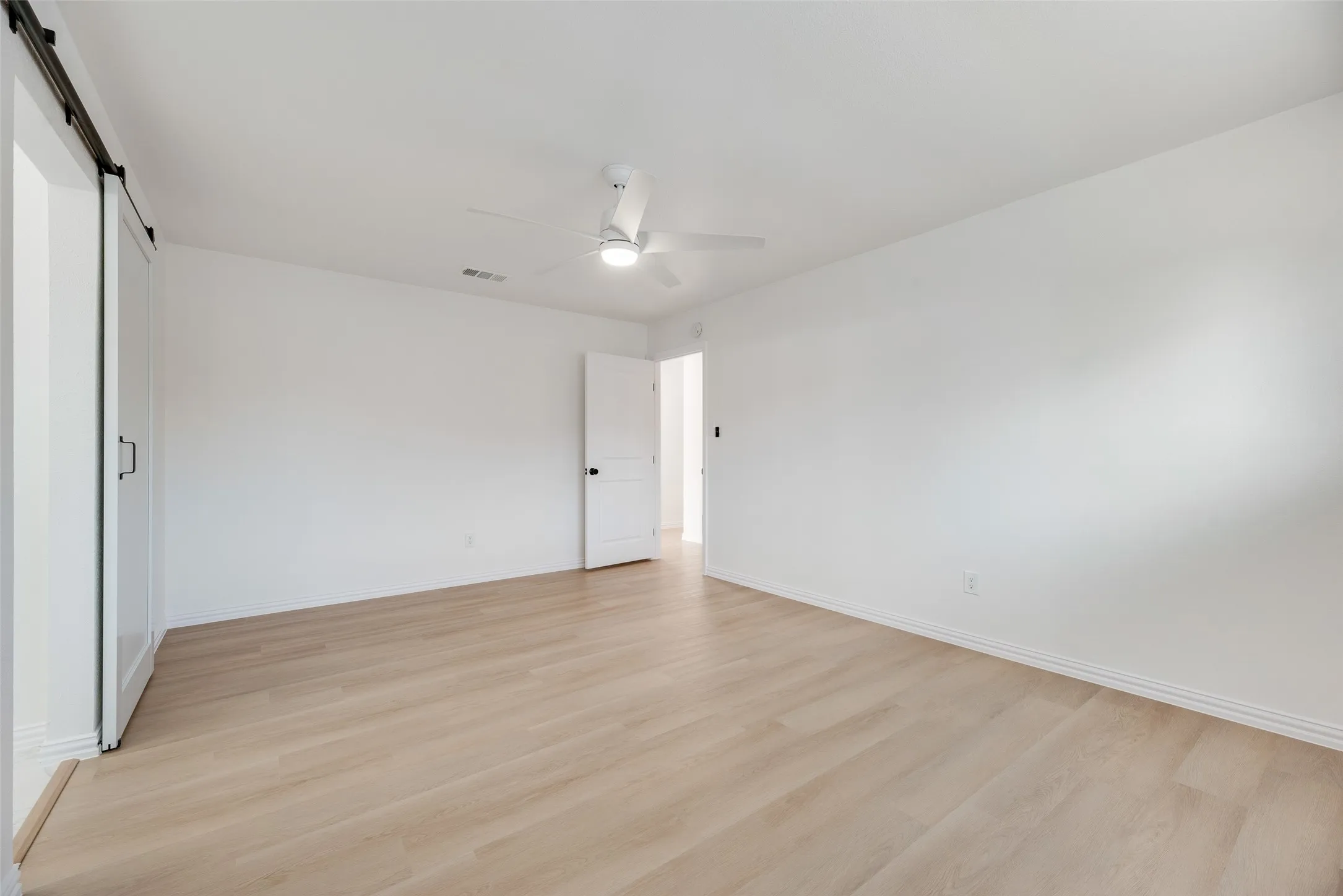 Single Family Residence For Sale in Denton County , 3711 Grasmere Drive, Carrollton, Texas 75007, 3 Bedroom, 2 Bathroom, 2 Garage spaces, 1,655 Sqft, built in 1978, mls#21393808, Real Estate Agent in Carrollton, Homes For Sale in Denton county, Homes For Sale in Carrollton, Realtor in Carrollton Texas, Real Estate Brokerage Independent Realty Texas, Luminita Cordes Realtor