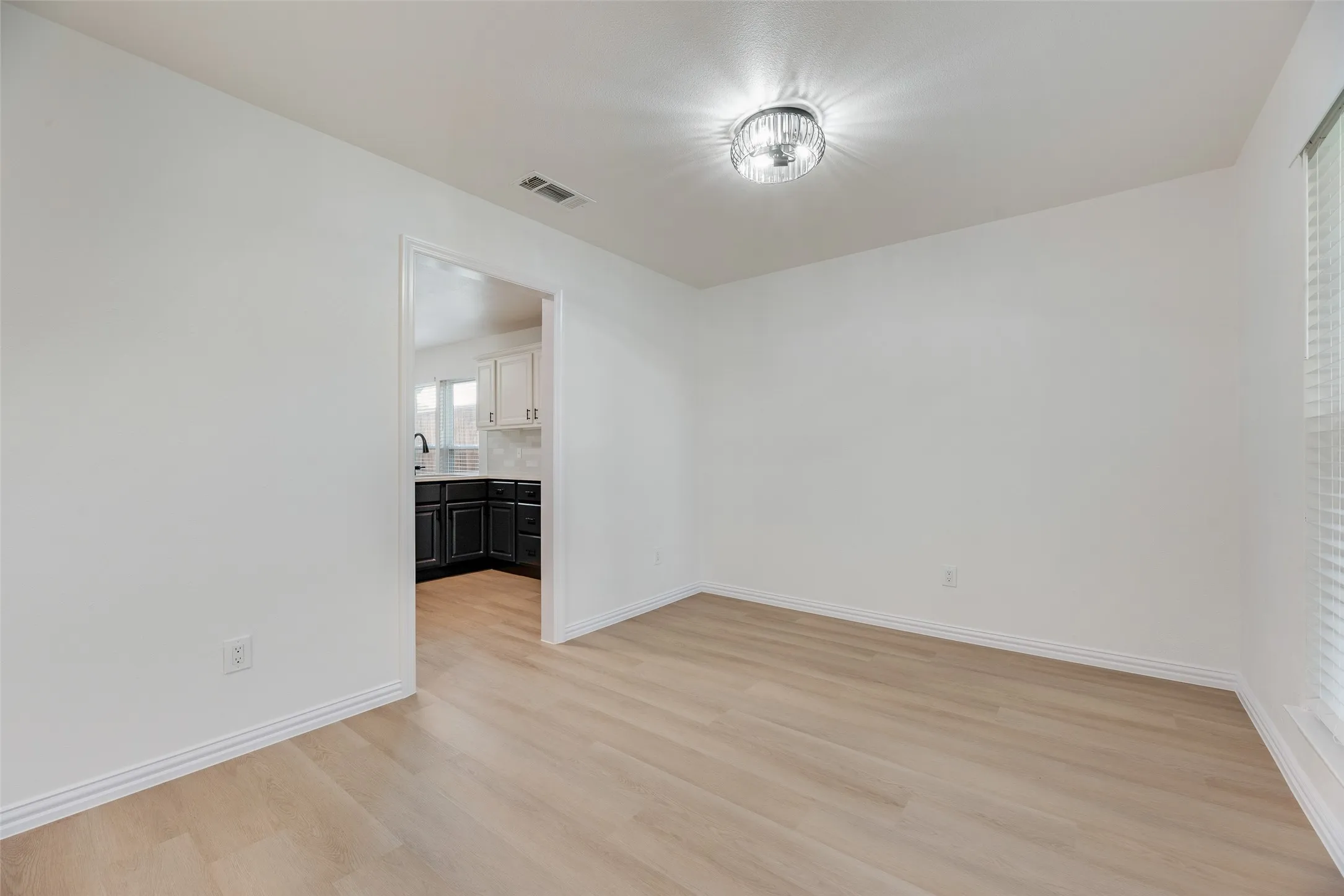 Single Family Residence For Sale in Denton County , 3711 Grasmere Drive, Carrollton, Texas 75007, 3 Bedroom, 2 Bathroom, 2 Garage spaces, 1,655 Sqft, built in 1978, mls#21393808, Real Estate Agent in Carrollton, Homes For Sale in Denton county, Homes For Sale in Carrollton, Realtor in Carrollton Texas, Real Estate Brokerage Independent Realty Texas, Luminita Cordes Realtor