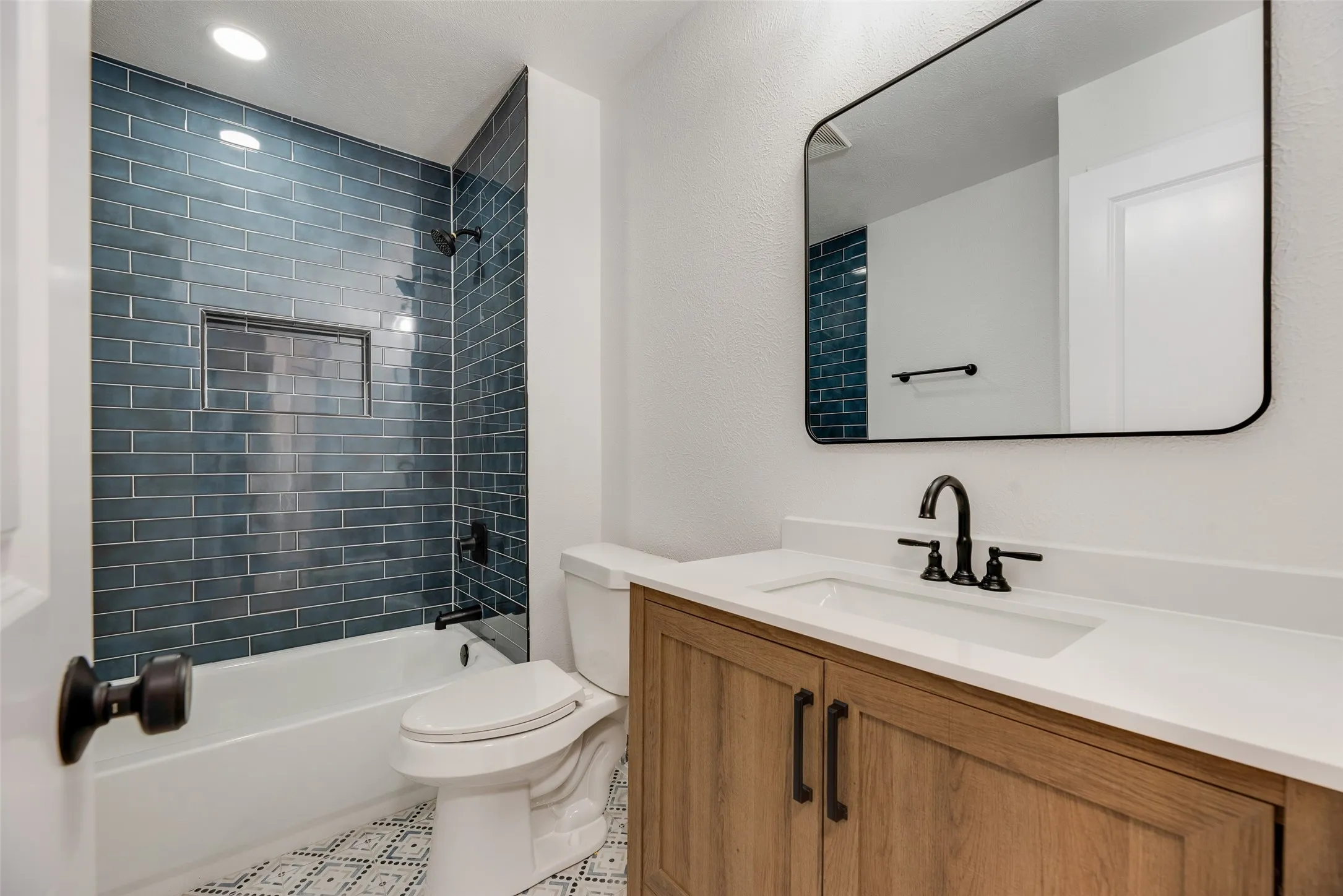 Single Family Residence For Sale in Denton County , 3711 Grasmere Drive, Carrollton, Texas 75007, 3 Bedroom, 2 Bathroom, 2 Garage spaces, 1,655 Sqft, built in 1978, mls#21393808, Real Estate Agent in Carrollton, Homes For Sale in Denton county, Homes For Sale in Carrollton, Realtor in Carrollton Texas, Real Estate Brokerage Independent Realty Texas, Luminita Cordes Realtor