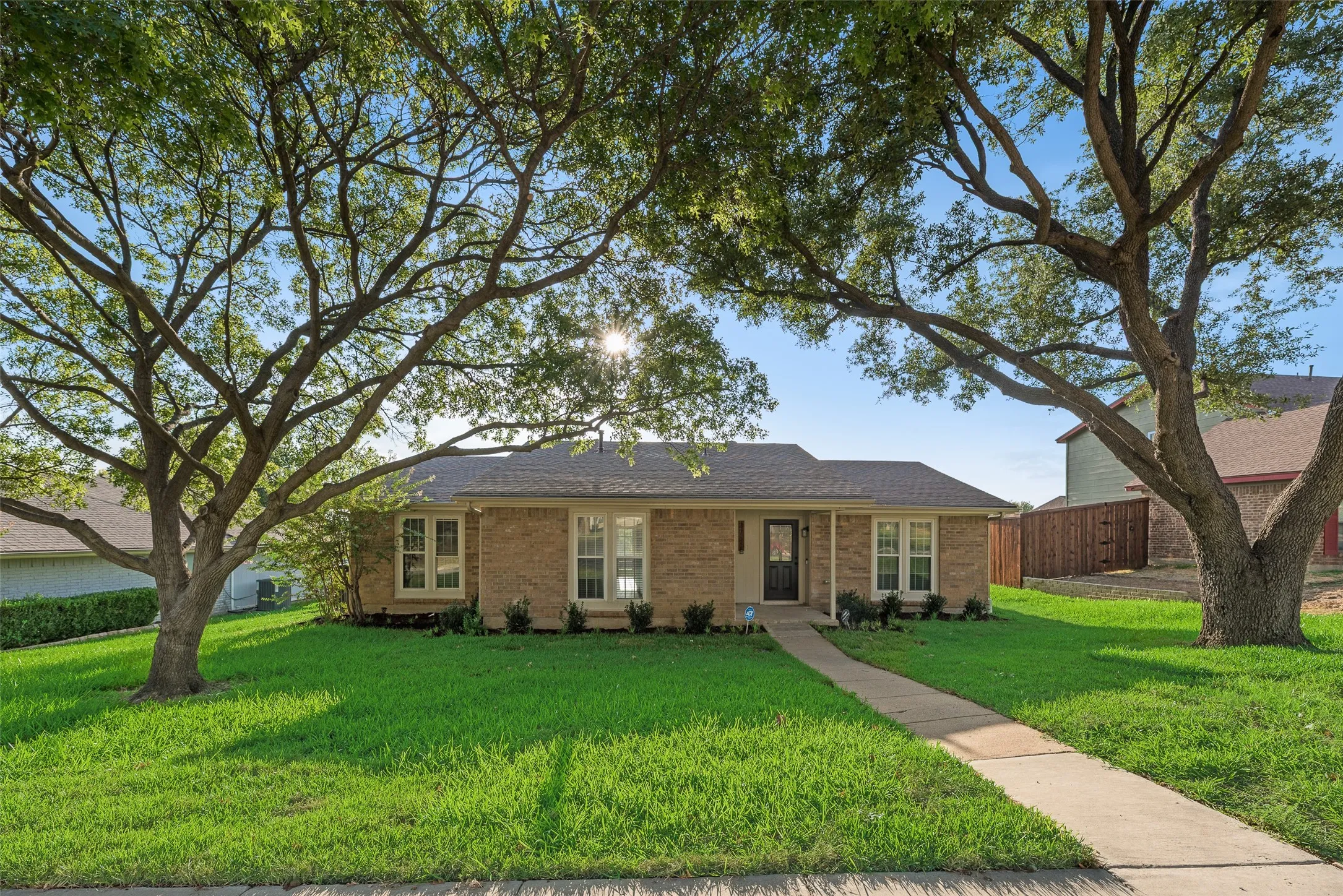 Single Family Residence For Sale in Denton County , 3711 Grasmere Drive, Carrollton, Texas 75007, 3 Bedroom, 2 Bathroom, 2 Garage spaces, 1,655 Sqft, built in 1978, mls#21393808, Real Estate Agent in Carrollton, Homes For Sale in Denton county, Homes For Sale in Carrollton, Realtor in Carrollton Texas, Real Estate Brokerage Independent Realty Texas, Luminita Cordes Realtor