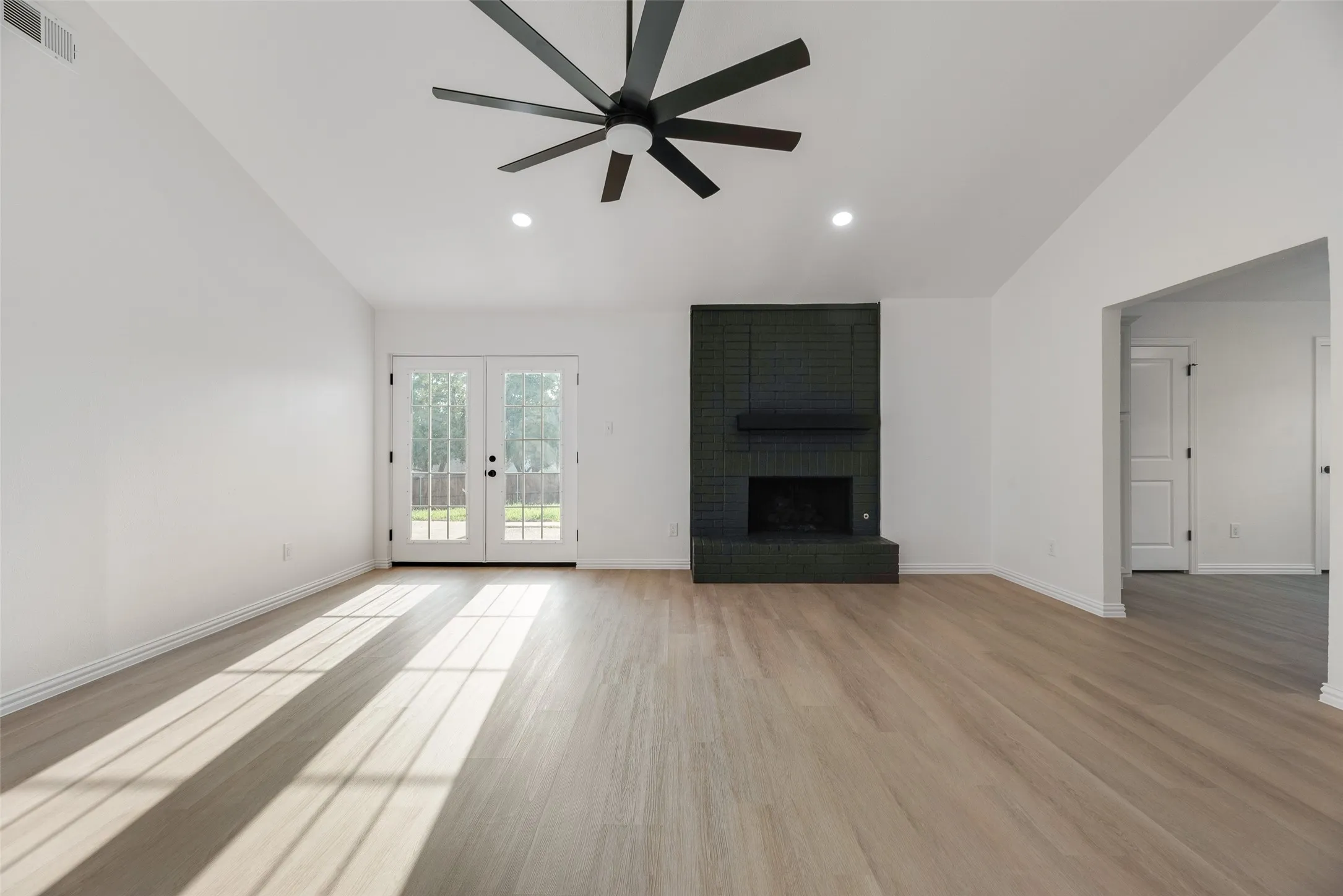 Single Family Residence For Sale in Denton County , 3711 Grasmere Drive, Carrollton, Texas 75007, 3 Bedroom, 2 Bathroom, 2 Garage spaces, 1,655 Sqft, built in 1978, mls#21393808, Real Estate Agent in Carrollton, Homes For Sale in Denton county, Homes For Sale in Carrollton, Realtor in Carrollton Texas, Real Estate Brokerage Independent Realty Texas, Luminita Cordes Realtor