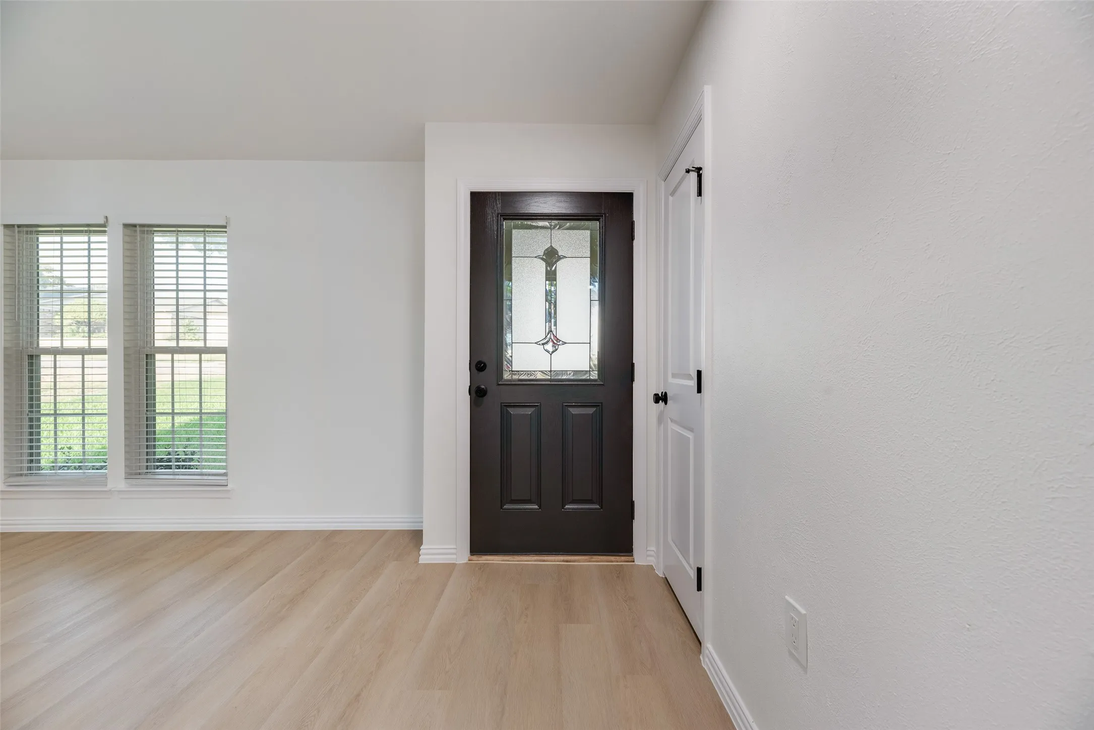 Single Family Residence For Sale in Denton County , 3711 Grasmere Drive, Carrollton, Texas 75007, 3 Bedroom, 2 Bathroom, 2 Garage spaces, 1,655 Sqft, built in 1978, mls#21393808, Real Estate Agent in Carrollton, Homes For Sale in Denton county, Homes For Sale in Carrollton, Realtor in Carrollton Texas, Real Estate Brokerage Independent Realty Texas, Luminita Cordes Realtor