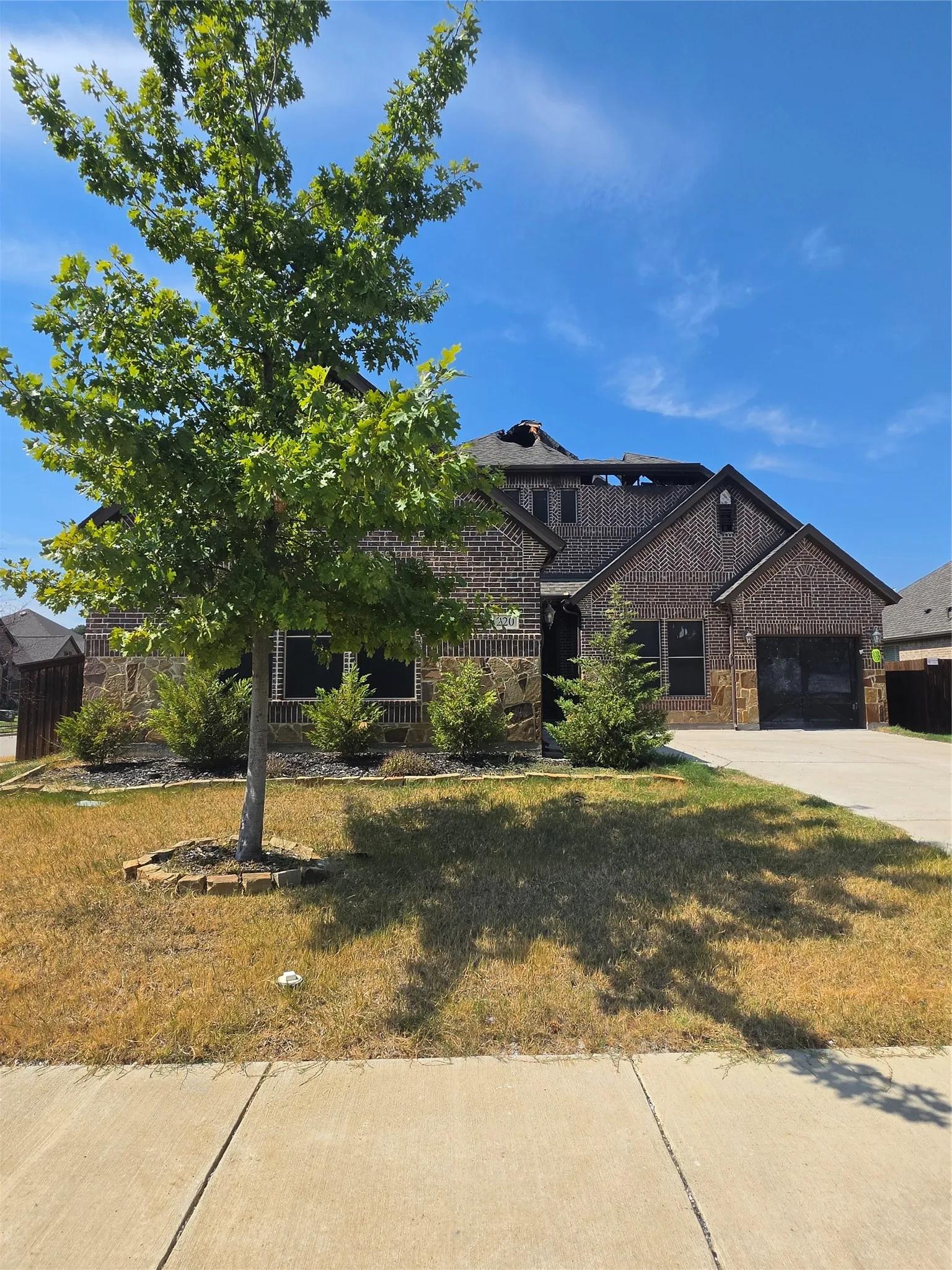 Single Family Residence For Sale in Denton County , 220 Northern Star Court, Little Elm, Texas 75068, 3 Bedroom, 4 Bathroom, 3 Garage spaces, 3,040 Sqft, built in 2019, mls#21394573, Real Estate Agent in Little Elm, Homes For Sale in Denton county, Homes For Sale in Little Elm, Realtor in Little Elm Texas, Real Estate Brokerage Independent Realty Texas, Luminita Cordes Realtor