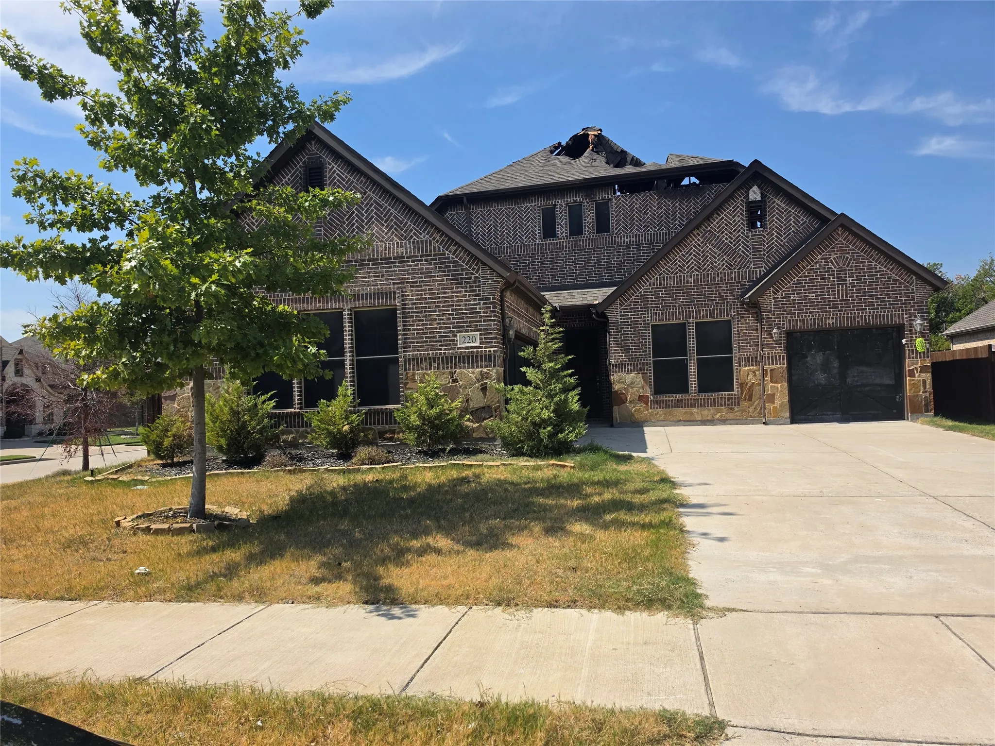 Single Family Residence For Sale in Denton County , 220 Northern Star Court, Little Elm, Texas 75068, 3 Bedroom, 4 Bathroom, 3 Garage spaces, 3,040 Sqft, built in 2019, mls#21394573, Real Estate Agent in Little Elm, Homes For Sale in Denton county, Homes For Sale in Little Elm, Realtor in Little Elm Texas, Real Estate Brokerage Independent Realty Texas, Luminita Cordes Realtor