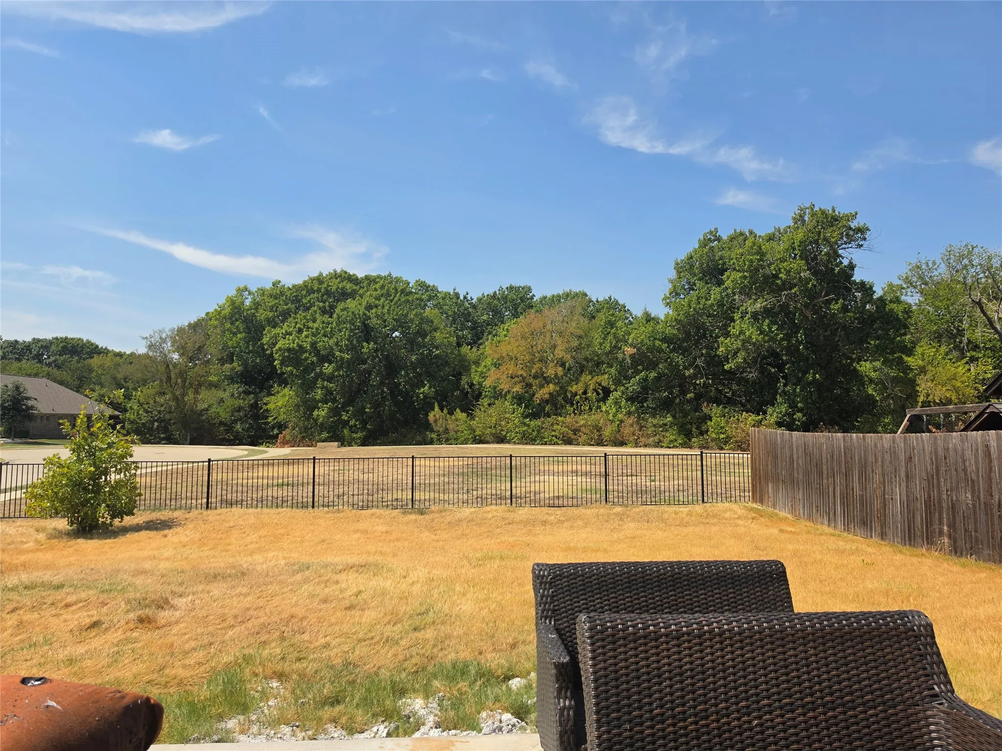 Single Family Residence For Sale in Denton County , 220 Northern Star Court, Little Elm, Texas 75068, 3 Bedroom, 4 Bathroom, 3 Garage spaces, 3,040 Sqft, built in 2019, mls#21394573, Real Estate Agent in Little Elm, Homes For Sale in Denton county, Homes For Sale in Little Elm, Realtor in Little Elm Texas, Real Estate Brokerage Independent Realty Texas, Luminita Cordes Realtor