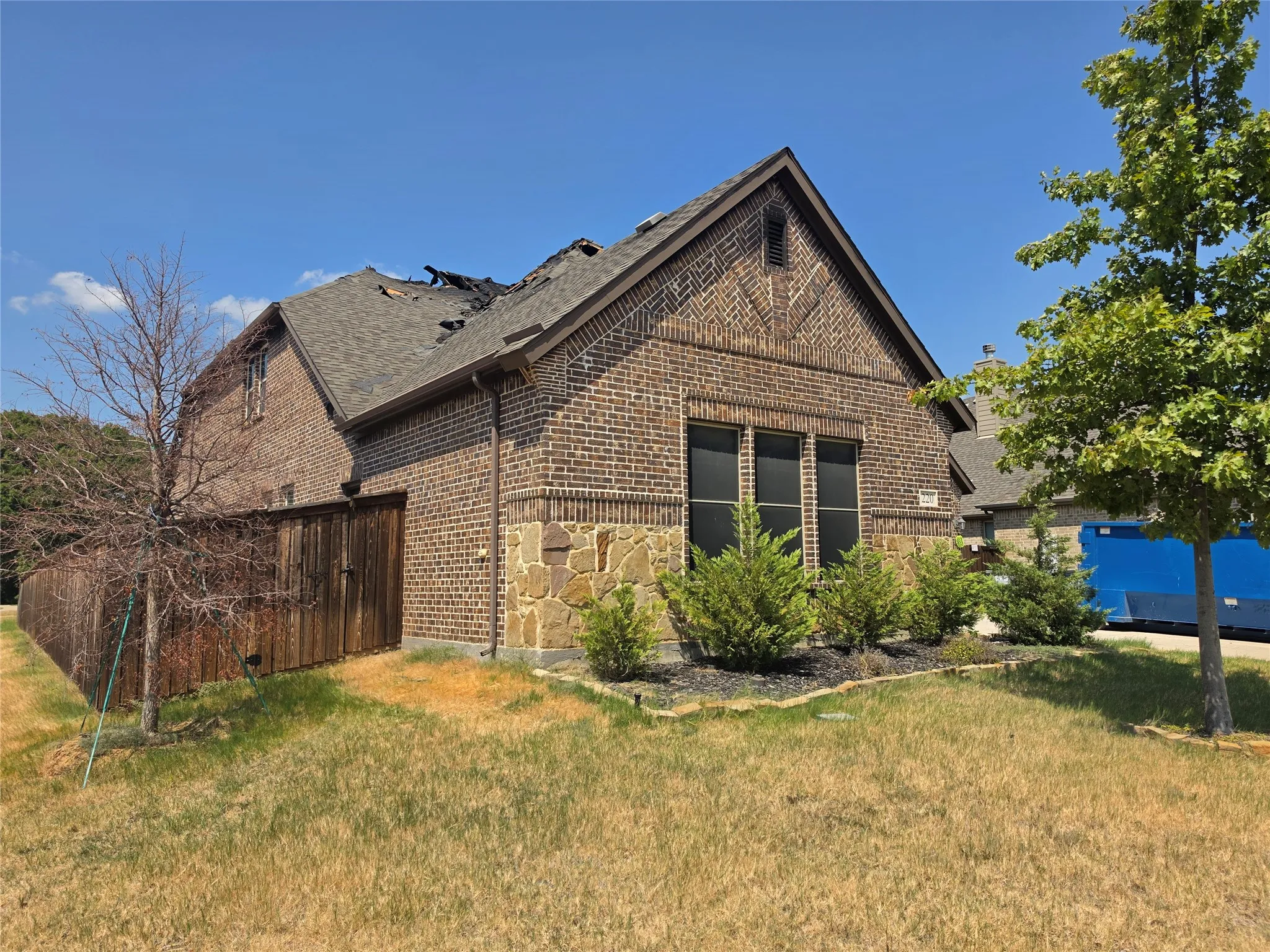 Single Family Residence For Sale in Denton County , 220 Northern Star Court, Little Elm, Texas 75068, 3 Bedroom, 4 Bathroom, 3 Garage spaces, 3,040 Sqft, built in 2019, mls#21394573, Real Estate Agent in Little Elm, Homes For Sale in Denton county, Homes For Sale in Little Elm, Realtor in Little Elm Texas, Real Estate Brokerage Independent Realty Texas, Luminita Cordes Realtor