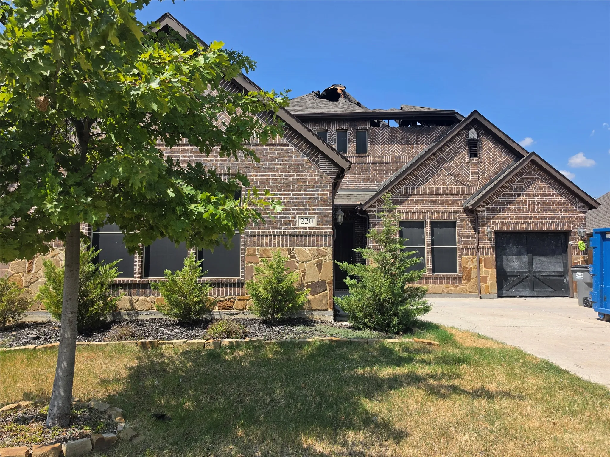 Single Family Residence For Sale in Denton County , 220 Northern Star Court, Little Elm, Texas 75068, 3 Bedroom, 4 Bathroom, 3 Garage spaces, 3,040 Sqft, built in 2019, mls#21394573, Real Estate Agent in Little Elm, Homes For Sale in Denton county, Homes For Sale in Little Elm, Realtor in Little Elm Texas, Real Estate Brokerage Independent Realty Texas, Luminita Cordes Realtor