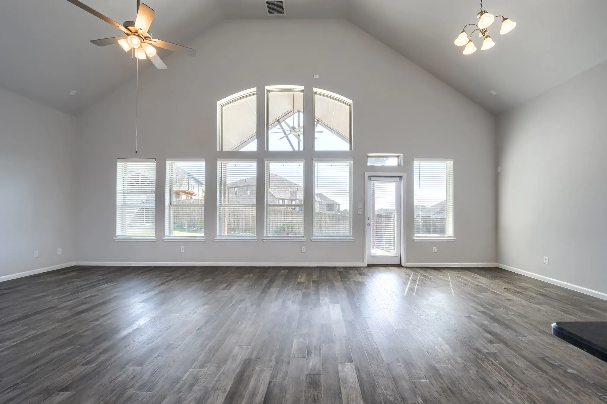 Single Family Residence For Sale in Collin County , 1800 Cedar Orchid Way, Wylie, Texas 75098, 4 Bedroom, 4 Bathroom, 2 Garage spaces, 3,342 Sqft, built in 2020, mls#21394656, Real Estate Agent in Wylie, Homes For Sale in Collin county, Homes For Sale in Wylie, Realtor in Wylie Texas, Real Estate Brokerage Independent Realty Texas, Luminita Cordes Realtor