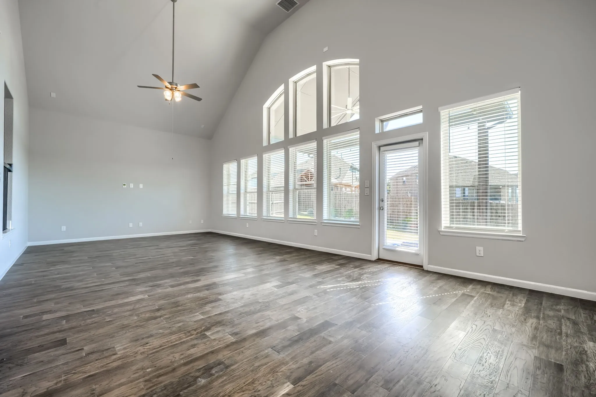 Single Family Residence For Sale in Collin County , 1800 Cedar Orchid Way, Wylie, Texas 75098, 4 Bedroom, 4 Bathroom, 2 Garage spaces, 3,342 Sqft, built in 2020, mls#21394656, Real Estate Agent in Wylie, Homes For Sale in Collin county, Homes For Sale in Wylie, Realtor in Wylie Texas, Real Estate Brokerage Independent Realty Texas, Luminita Cordes Realtor