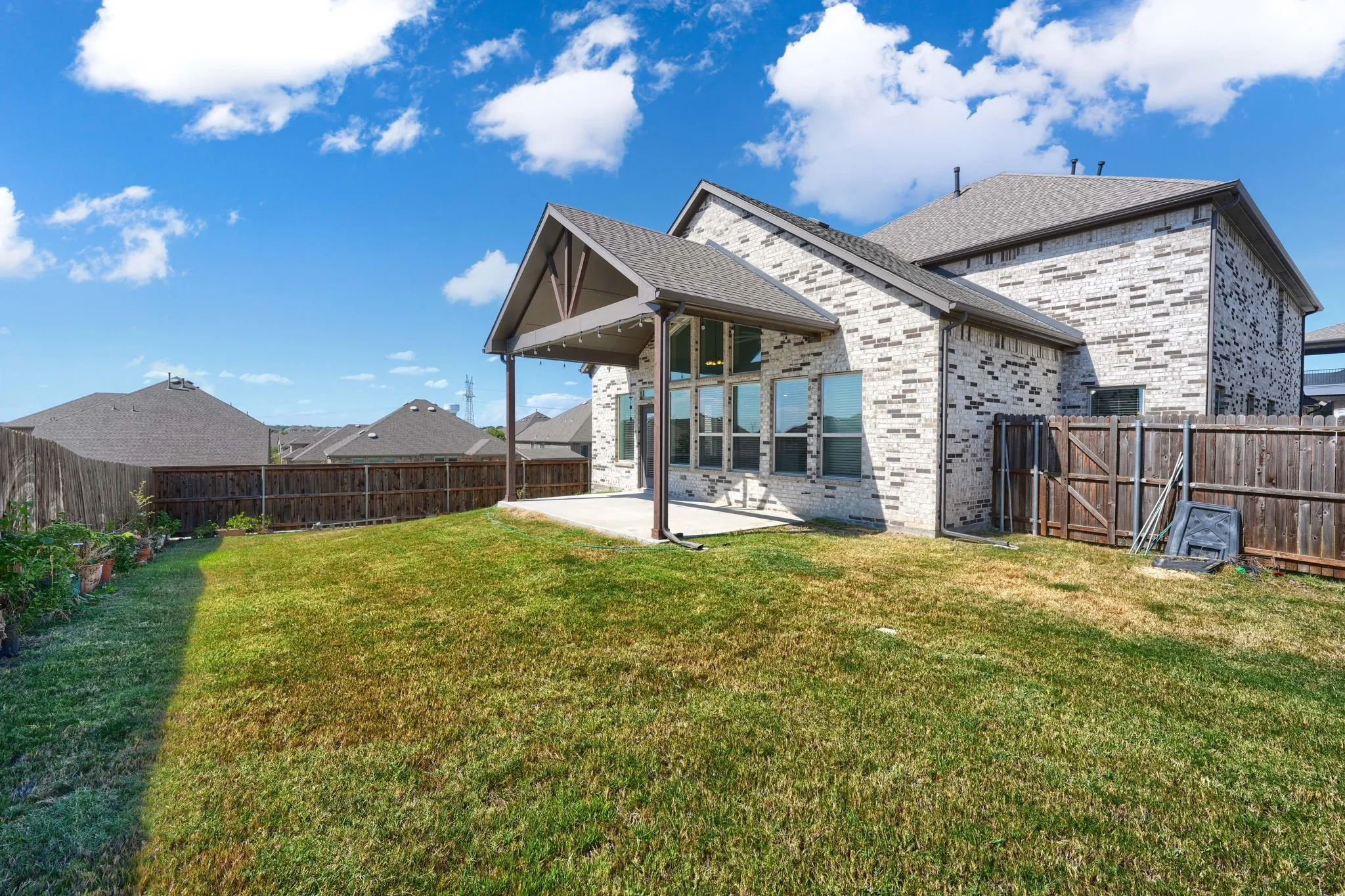 Single Family Residence For Sale in Collin County , 1800 Cedar Orchid Way, Wylie, Texas 75098, 4 Bedroom, 4 Bathroom, 2 Garage spaces, 3,342 Sqft, built in 2020, mls#21394656, Real Estate Agent in Wylie, Homes For Sale in Collin county, Homes For Sale in Wylie, Realtor in Wylie Texas, Real Estate Brokerage Independent Realty Texas, Luminita Cordes Realtor