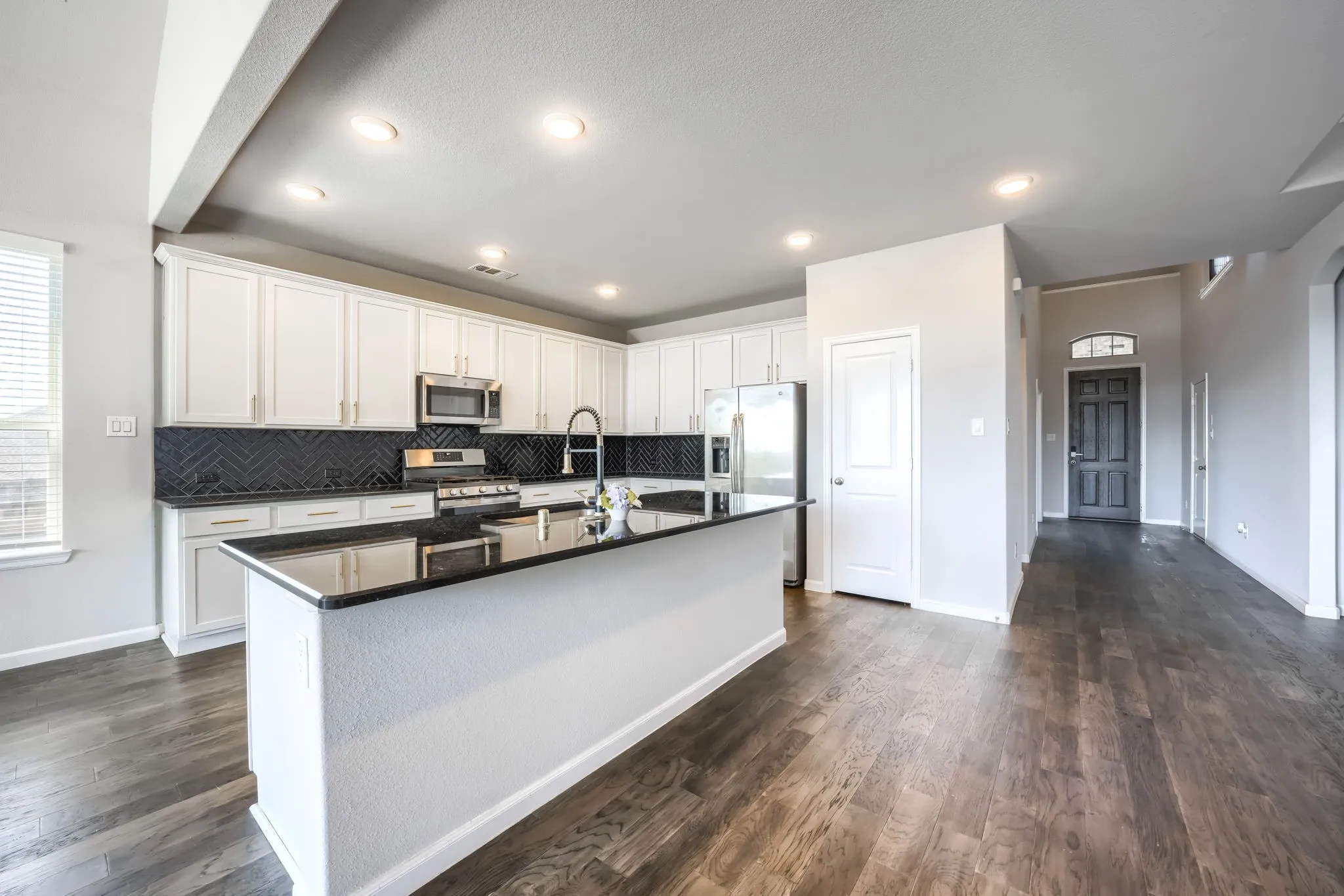Single Family Residence For Sale in Collin County , 1800 Cedar Orchid Way, Wylie, Texas 75098, 4 Bedroom, 4 Bathroom, 2 Garage spaces, 3,342 Sqft, built in 2020, mls#21394656, Real Estate Agent in Wylie, Homes For Sale in Collin county, Homes For Sale in Wylie, Realtor in Wylie Texas, Real Estate Brokerage Independent Realty Texas, Luminita Cordes Realtor