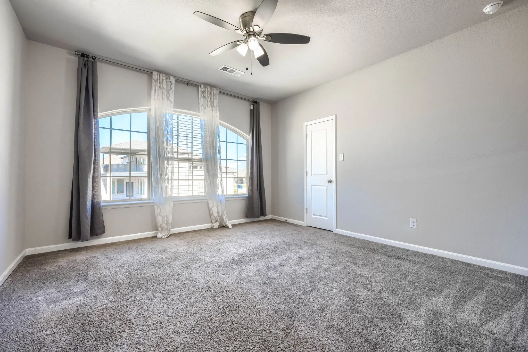 Single Family Residence For Sale in Collin County , 1800 Cedar Orchid Way, Wylie, Texas 75098, 4 Bedroom, 4 Bathroom, 2 Garage spaces, 3,342 Sqft, built in 2020, mls#21394656, Real Estate Agent in Wylie, Homes For Sale in Collin county, Homes For Sale in Wylie, Realtor in Wylie Texas, Real Estate Brokerage Independent Realty Texas, Luminita Cordes Realtor