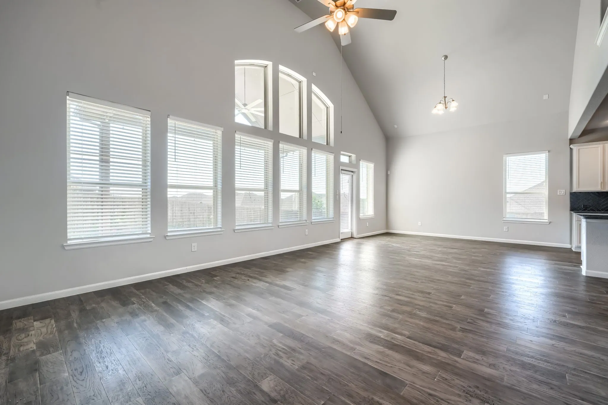 Single Family Residence For Sale in Collin County , 1800 Cedar Orchid Way, Wylie, Texas 75098, 4 Bedroom, 4 Bathroom, 2 Garage spaces, 3,342 Sqft, built in 2020, mls#21394656, Real Estate Agent in Wylie, Homes For Sale in Collin county, Homes For Sale in Wylie, Realtor in Wylie Texas, Real Estate Brokerage Independent Realty Texas, Luminita Cordes Realtor