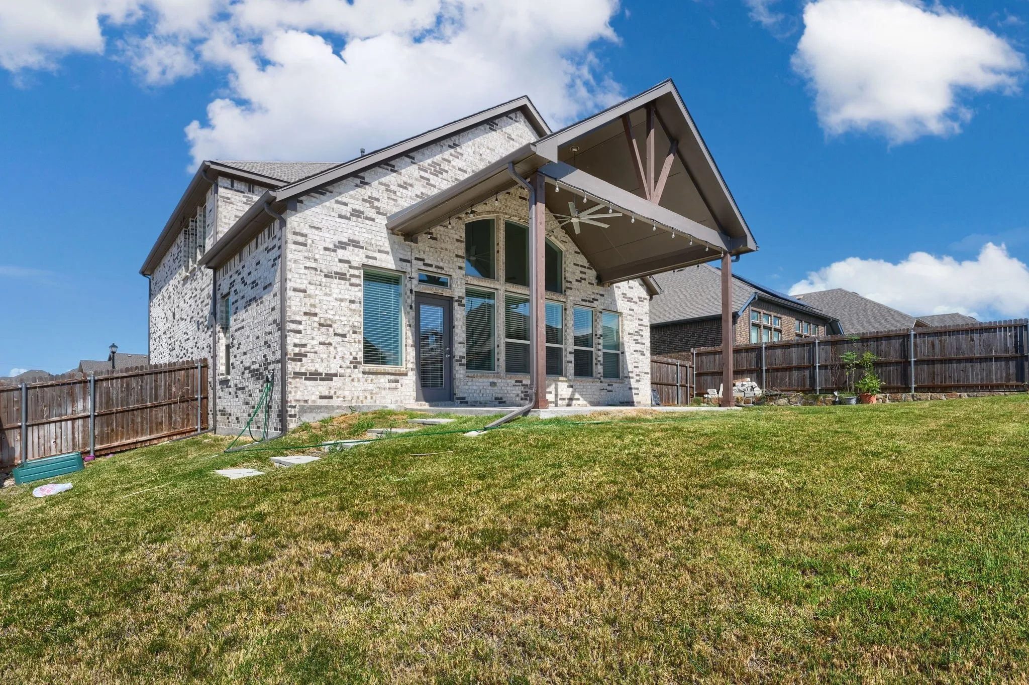 Single Family Residence For Sale in Collin County , 1800 Cedar Orchid Way, Wylie, Texas 75098, 4 Bedroom, 4 Bathroom, 2 Garage spaces, 3,342 Sqft, built in 2020, mls#21394656, Real Estate Agent in Wylie, Homes For Sale in Collin county, Homes For Sale in Wylie, Realtor in Wylie Texas, Real Estate Brokerage Independent Realty Texas, Luminita Cordes Realtor