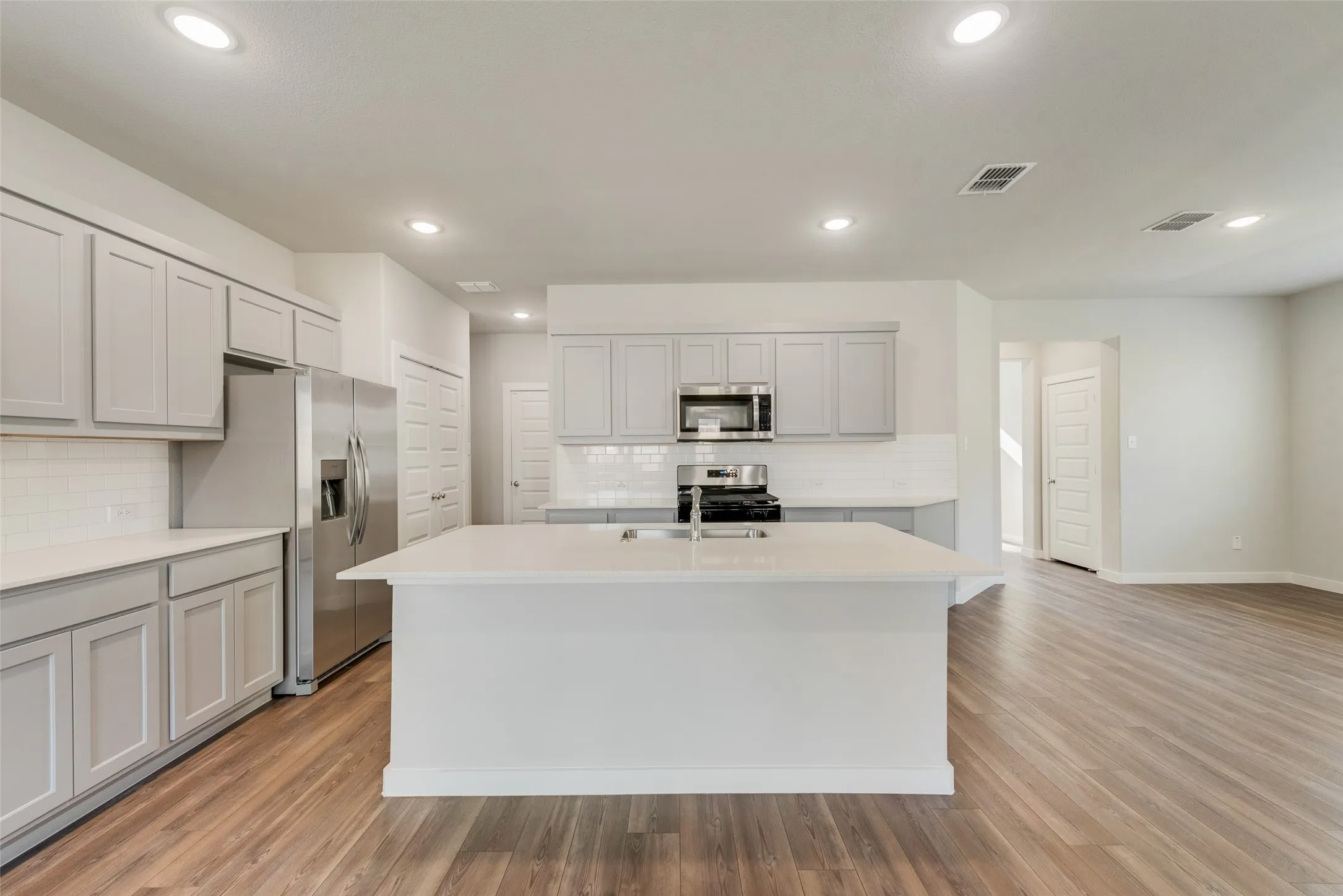 Single Family Residence For Rent in Rockwall County , 2637 Sonnier Circle, Royse City, Texas 75189, 4 Bedroom, 4 Bathroom, 2 Garage spaces, 2,366 Sqft, built in 2024, mls#21391728, Real Estate Agent in Royse City, Homes For Rent in Rockwall county, Homes For Rent in Royse City, Realtor in Royse City Texas, Real Estate Brokerage Independent Realty Texas, Luminita Cordes Realtor