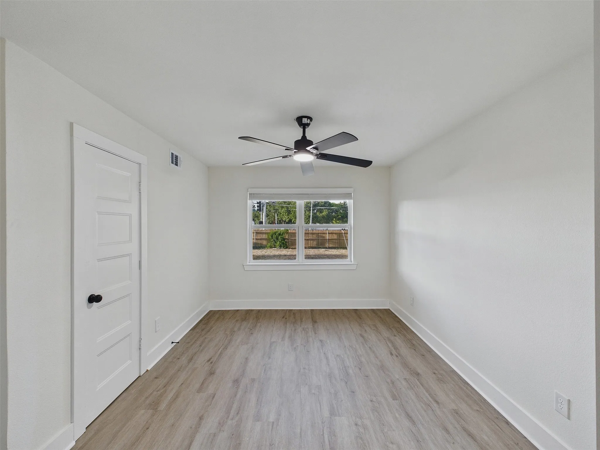 Single Family Residence For Rent in Dallas County , 6405 Seco Boulevard, Dallas, Texas 75217, 4 Bedroom, 3 Bathroom, Garage spaces, 1,713 Sqft, built in 1958, mls#21392670, Real Estate Agent in Dallas, Homes For Rent in Dallas county, Homes For Rent in Dallas, Realtor in Dallas Texas, Real Estate Brokerage Independent Realty Texas, Luminita Cordes Realtor