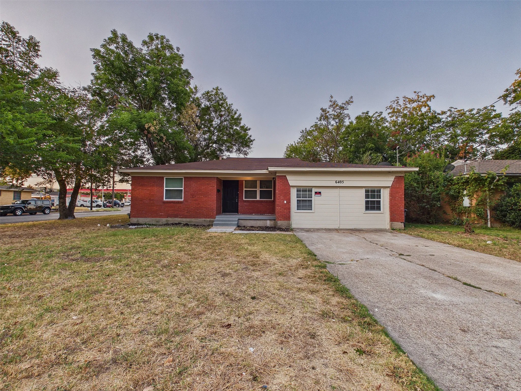 Single Family Residence For Rent in Dallas County , 6405 Seco Boulevard, Dallas, Texas 75217, 4 Bedroom, 3 Bathroom, Garage spaces, 1,713 Sqft, built in 1958, mls#21392670, Real Estate Agent in Dallas, Homes For Rent in Dallas county, Homes For Rent in Dallas, Realtor in Dallas Texas, Real Estate Brokerage Independent Realty Texas, Luminita Cordes Realtor