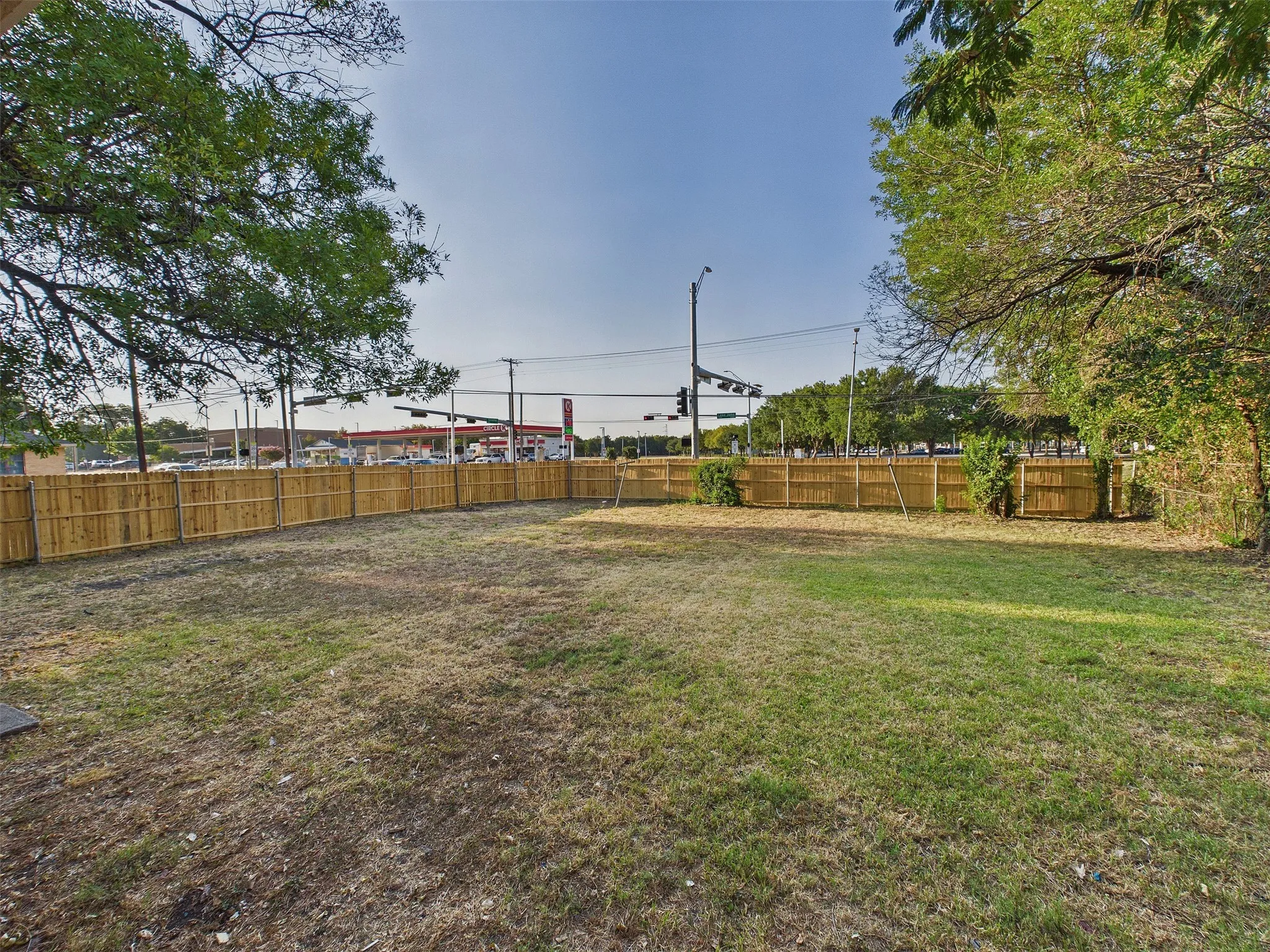 Single Family Residence For Rent in Dallas County , 6405 Seco Boulevard, Dallas, Texas 75217, 4 Bedroom, 3 Bathroom, Garage spaces, 1,713 Sqft, built in 1958, mls#21392670, Real Estate Agent in Dallas, Homes For Rent in Dallas county, Homes For Rent in Dallas, Realtor in Dallas Texas, Real Estate Brokerage Independent Realty Texas, Luminita Cordes Realtor