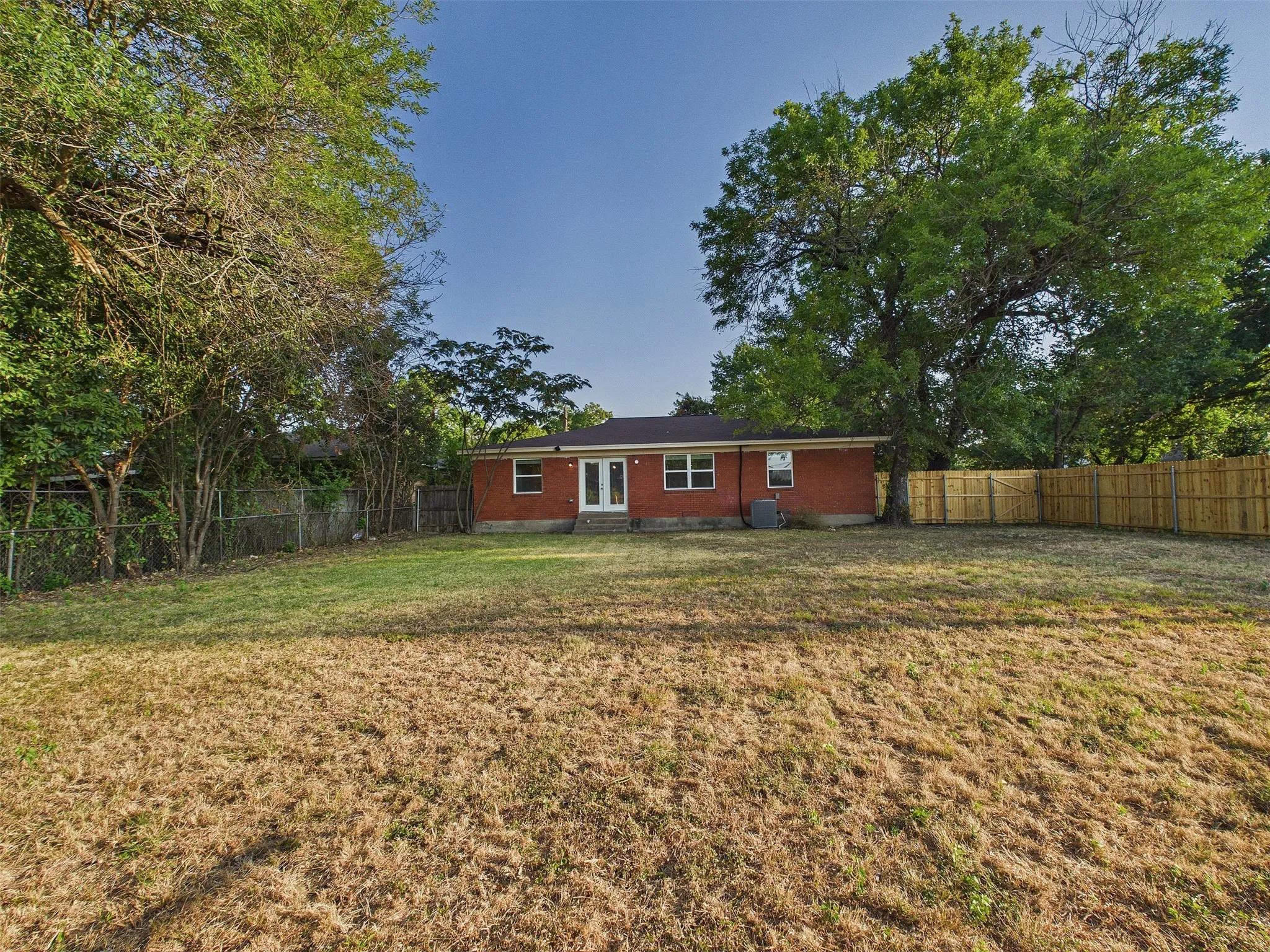 Single Family Residence For Rent in Dallas County , 6405 Seco Boulevard, Dallas, Texas 75217, 4 Bedroom, 3 Bathroom, Garage spaces, 1,713 Sqft, built in 1958, mls#21392670, Real Estate Agent in Dallas, Homes For Rent in Dallas county, Homes For Rent in Dallas, Realtor in Dallas Texas, Real Estate Brokerage Independent Realty Texas, Luminita Cordes Realtor