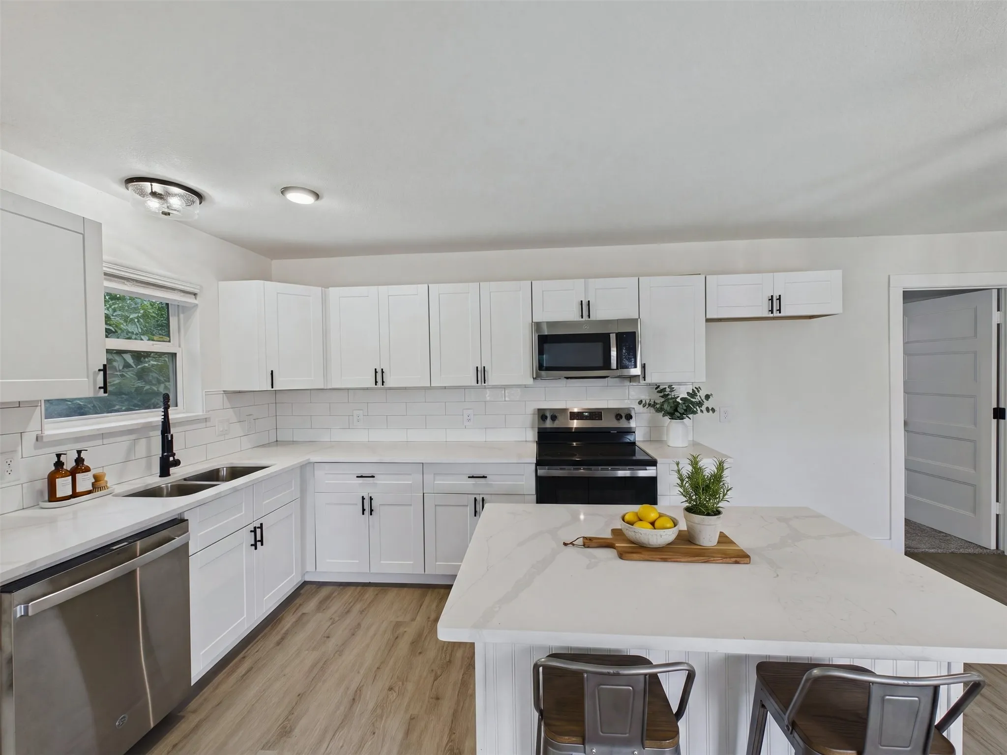 Single Family Residence For Rent in Dallas County , 6405 Seco Boulevard, Dallas, Texas 75217, 4 Bedroom, 3 Bathroom, Garage spaces, 1,713 Sqft, built in 1958, mls#21392670, Real Estate Agent in Dallas, Homes For Rent in Dallas county, Homes For Rent in Dallas, Realtor in Dallas Texas, Real Estate Brokerage Independent Realty Texas, Luminita Cordes Realtor