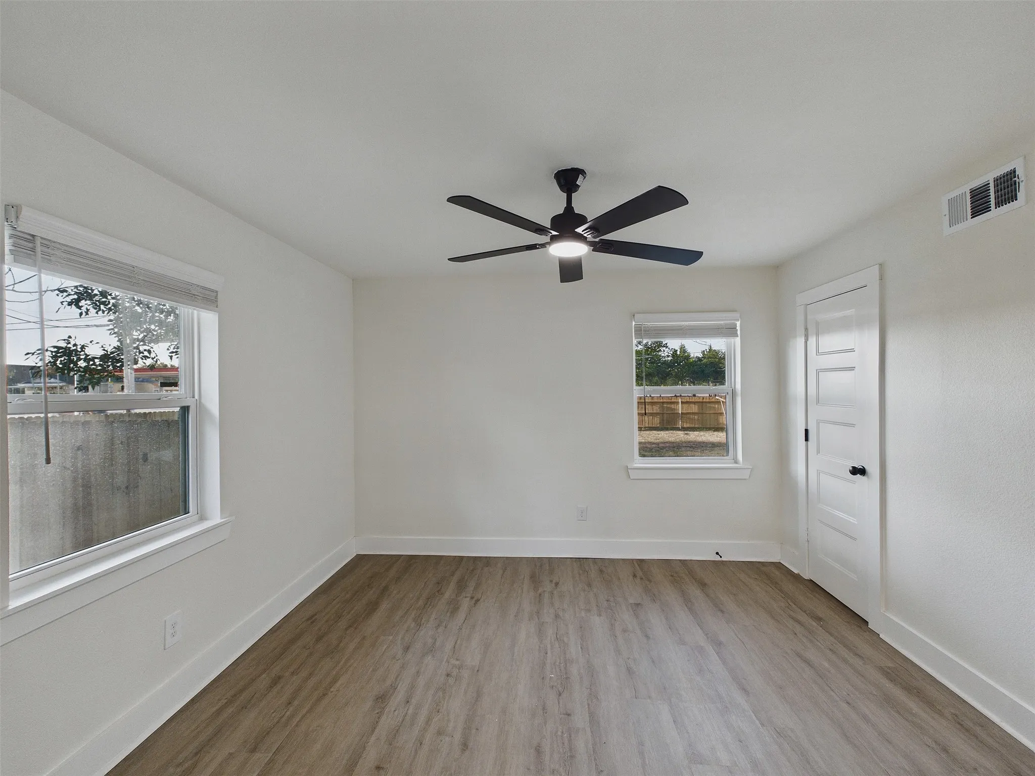 Single Family Residence For Rent in Dallas County , 6405 Seco Boulevard, Dallas, Texas 75217, 4 Bedroom, 3 Bathroom, Garage spaces, 1,713 Sqft, built in 1958, mls#21392670, Real Estate Agent in Dallas, Homes For Rent in Dallas county, Homes For Rent in Dallas, Realtor in Dallas Texas, Real Estate Brokerage Independent Realty Texas, Luminita Cordes Realtor