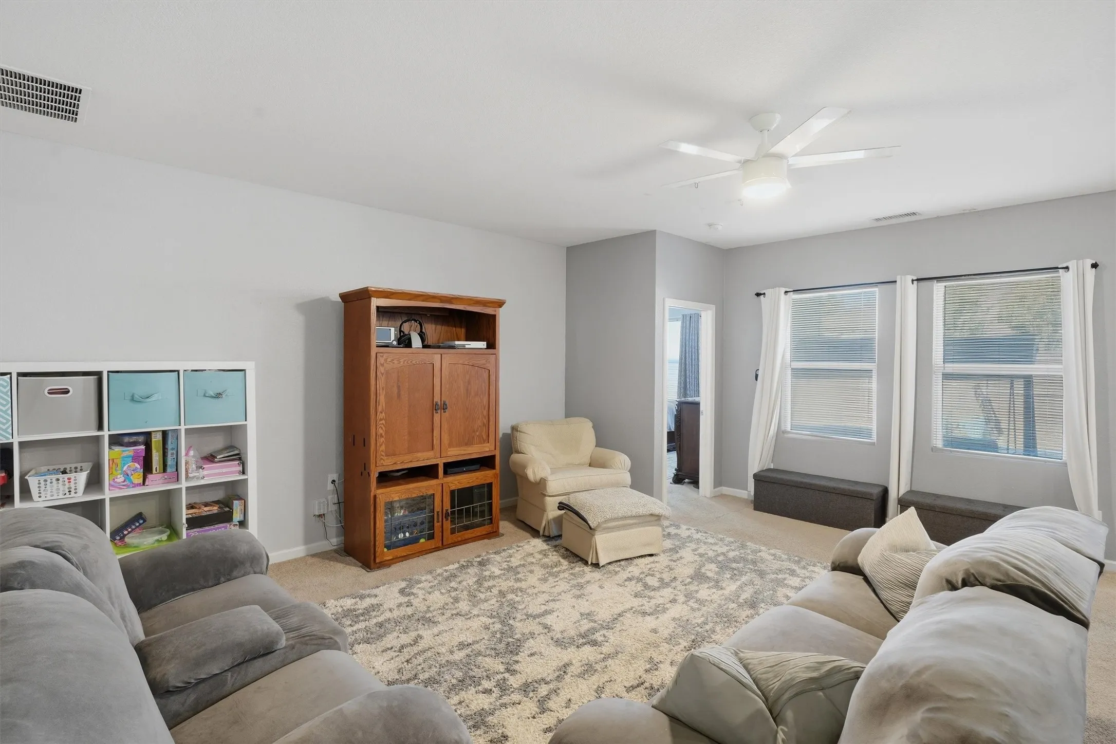 Single Family Residence For Rent in Tarrant County , 540 S Heights Drive, Crowley, Texas 76036, 3 Bedroom, 2 Bathroom, 2 Garage spaces, 2,004 Sqft, built in 2019, mls#21394813, Real Estate Agent in Crowley, Homes For Rent in Tarrant county, Homes For Rent in Crowley, Realtor in Crowley Texas, Real Estate Brokerage Independent Realty Texas, Luminita Cordes Realtor