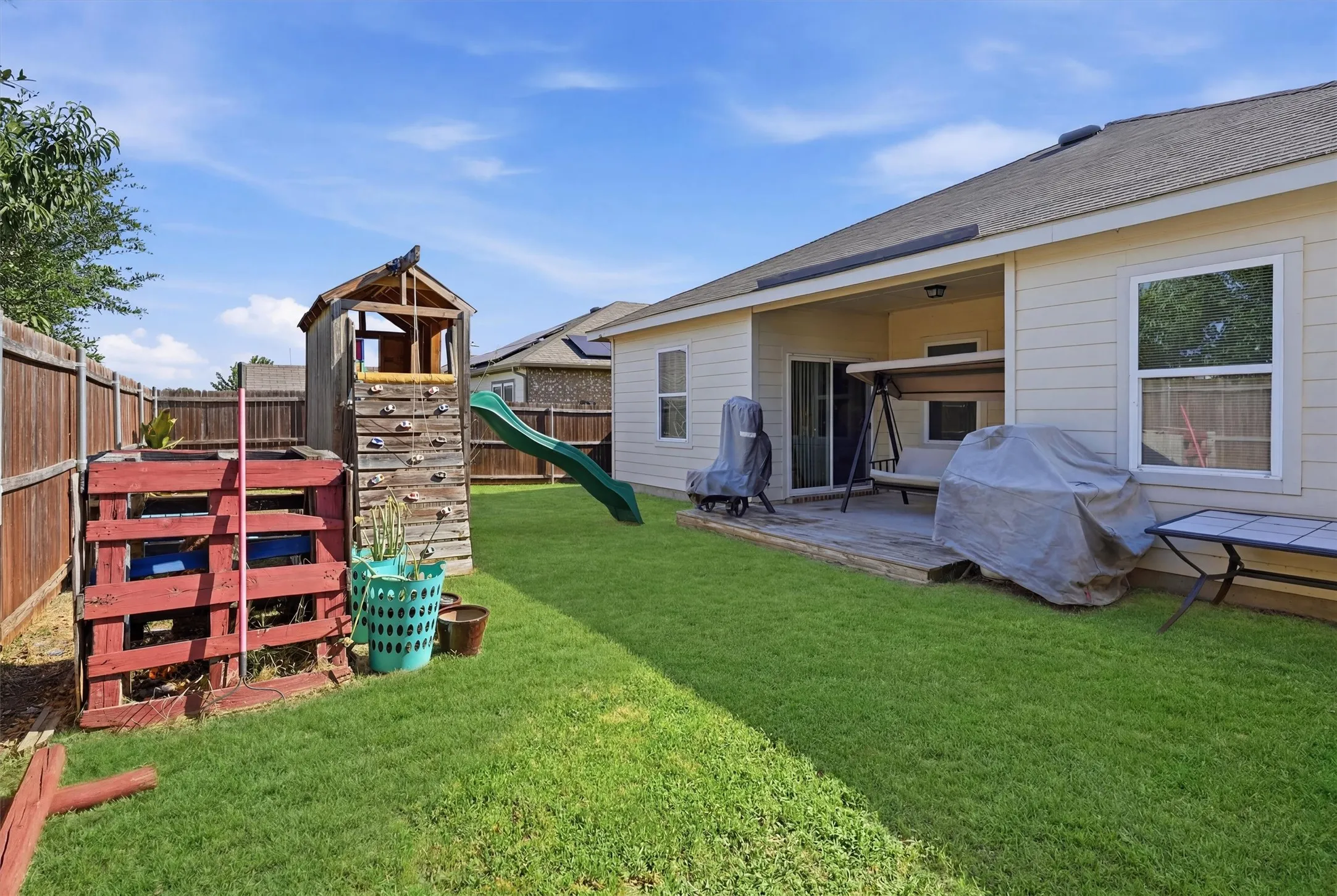 Single Family Residence For Rent in Tarrant County , 540 S Heights Drive, Crowley, Texas 76036, 3 Bedroom, 2 Bathroom, 2 Garage spaces, 2,004 Sqft, built in 2019, mls#21394813, Real Estate Agent in Crowley, Homes For Rent in Tarrant county, Homes For Rent in Crowley, Realtor in Crowley Texas, Real Estate Brokerage Independent Realty Texas, Luminita Cordes Realtor
