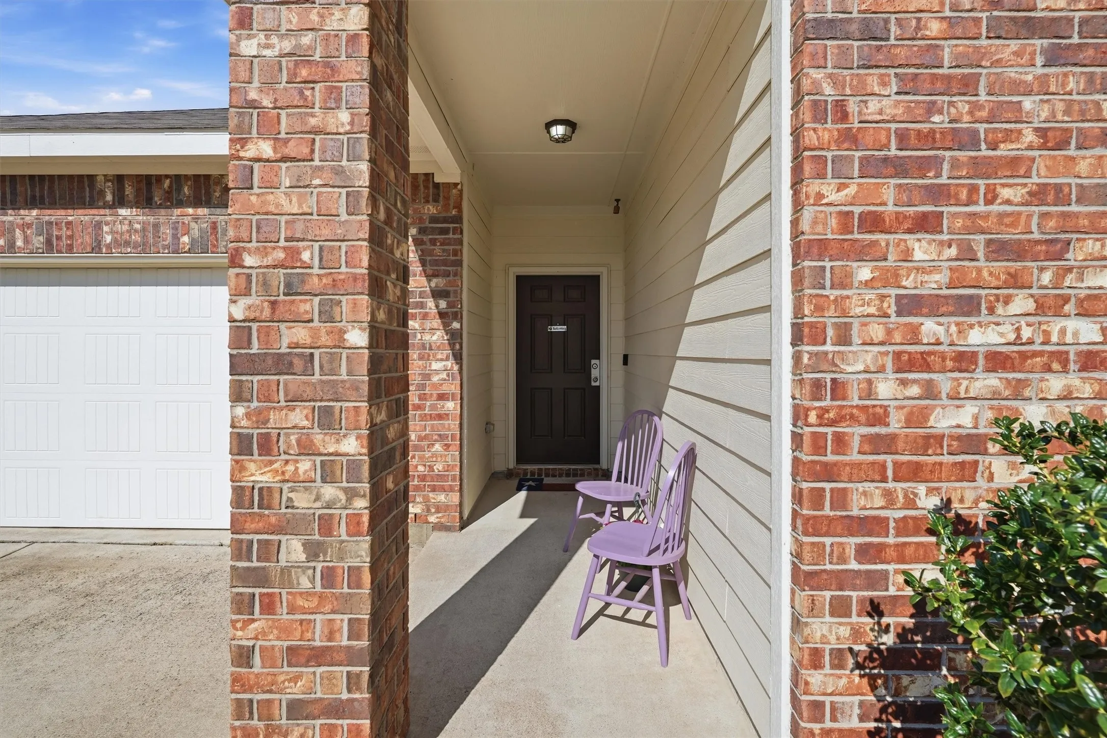 Single Family Residence For Rent in Tarrant County , 540 S Heights Drive, Crowley, Texas 76036, 3 Bedroom, 2 Bathroom, 2 Garage spaces, 2,004 Sqft, built in 2019, mls#21394813, Real Estate Agent in Crowley, Homes For Rent in Tarrant county, Homes For Rent in Crowley, Realtor in Crowley Texas, Real Estate Brokerage Independent Realty Texas, Luminita Cordes Realtor