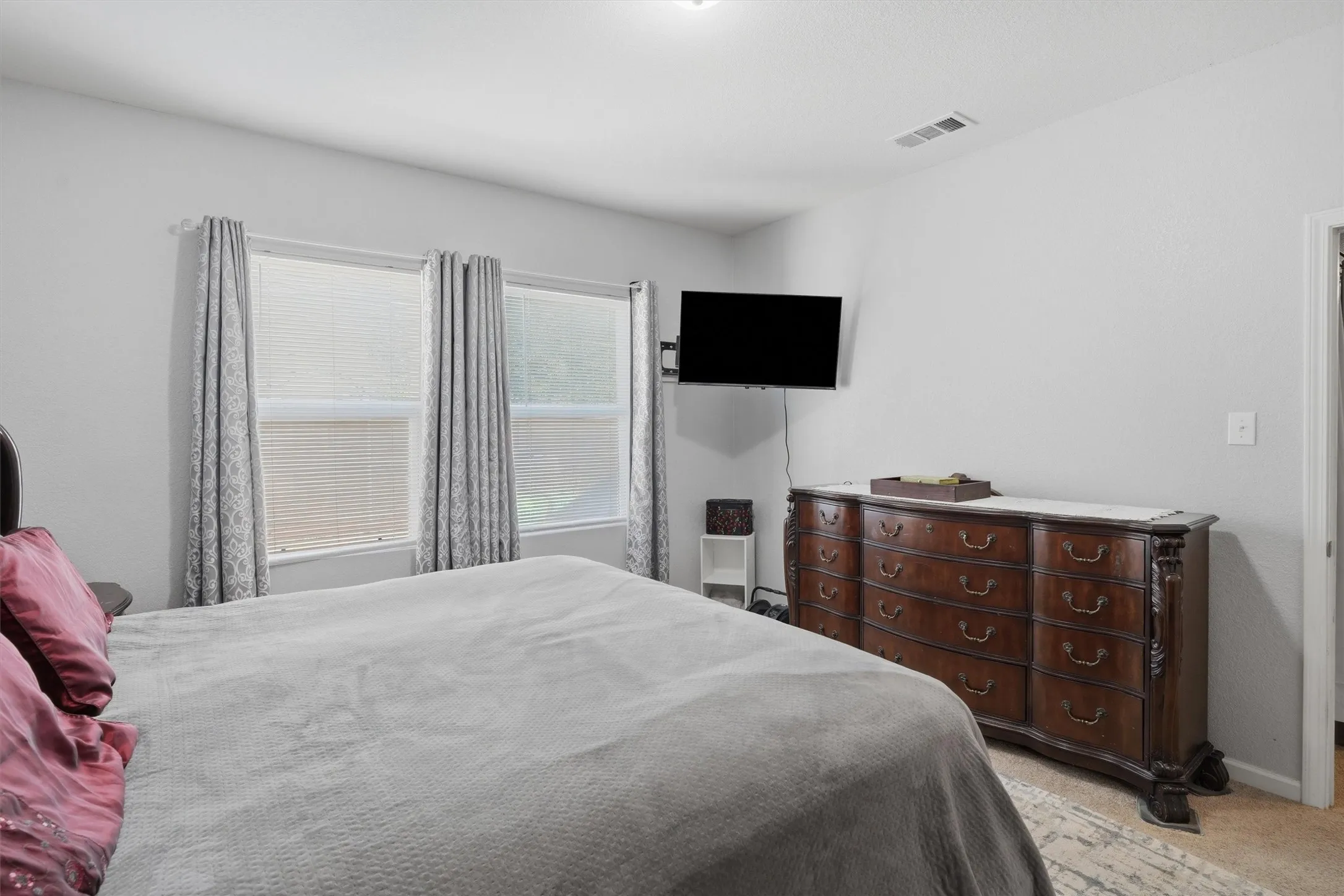 Single Family Residence For Rent in Tarrant County , 540 S Heights Drive, Crowley, Texas 76036, 3 Bedroom, 2 Bathroom, 2 Garage spaces, 2,004 Sqft, built in 2019, mls#21394813, Real Estate Agent in Crowley, Homes For Rent in Tarrant county, Homes For Rent in Crowley, Realtor in Crowley Texas, Real Estate Brokerage Independent Realty Texas, Luminita Cordes Realtor