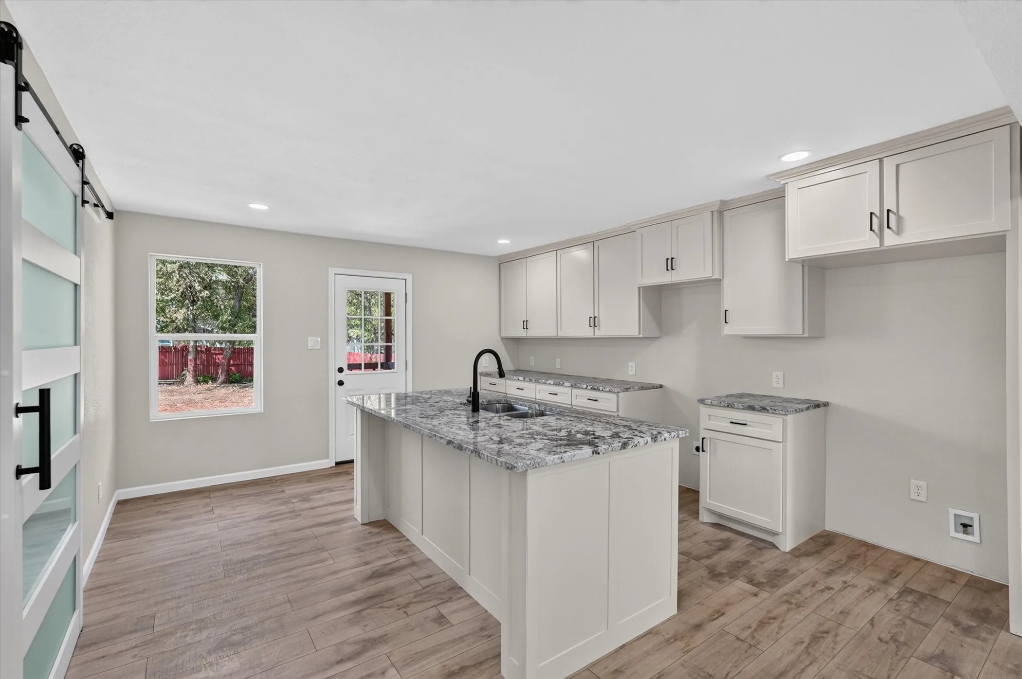 Single Family Residence For Sale in Tarrant County , 4044 Stanley Avenue, Fort Worth, Texas 76110, 3 Bedroom, 2 Bathroom, 1 Garage spaces, 1,340 Sqft, built in 1949, mls#21393623, Real Estate Agent in Fort Worth, Homes For Sale in Tarrant county, Homes For Sale in Fort Worth, Realtor in Fort Worth Texas, Real Estate Brokerage Independent Realty Texas, Luminita Cordes Realtor
