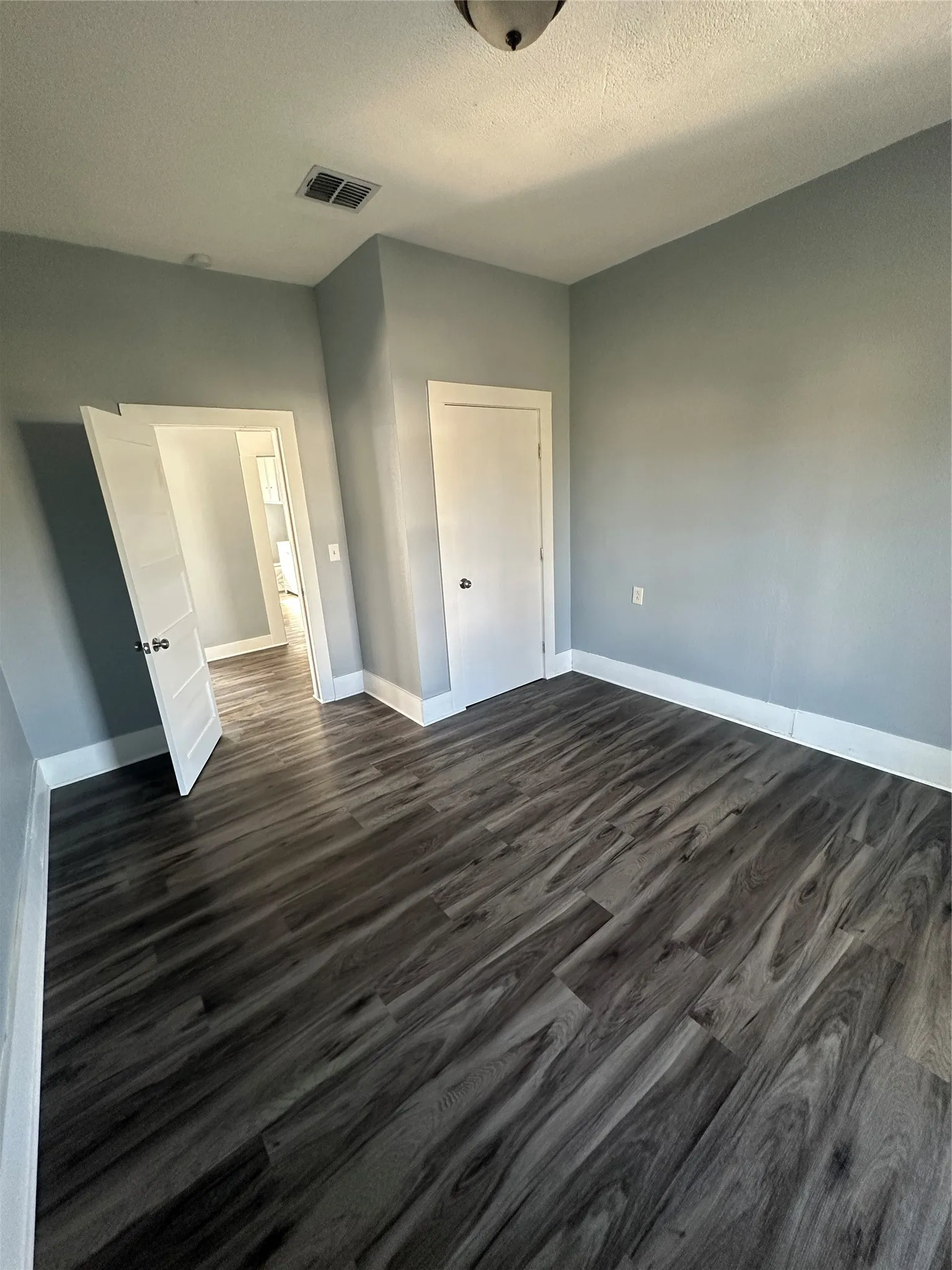 Single Family Residence For Sale in Navarro County , 413 E 3rd Street, Blooming Grove, Texas 76626, 3 Bedroom, 1 Bathroom, Garage spaces, 1,120 Sqft, built in 2000, mls#21390264, Real Estate Agent in Blooming Grove, Homes For Sale in Navarro county, Homes For Sale in Blooming Grove, Realtor in Blooming Grove Texas, Real Estate Brokerage Independent Realty Texas, Luminita Cordes Realtor