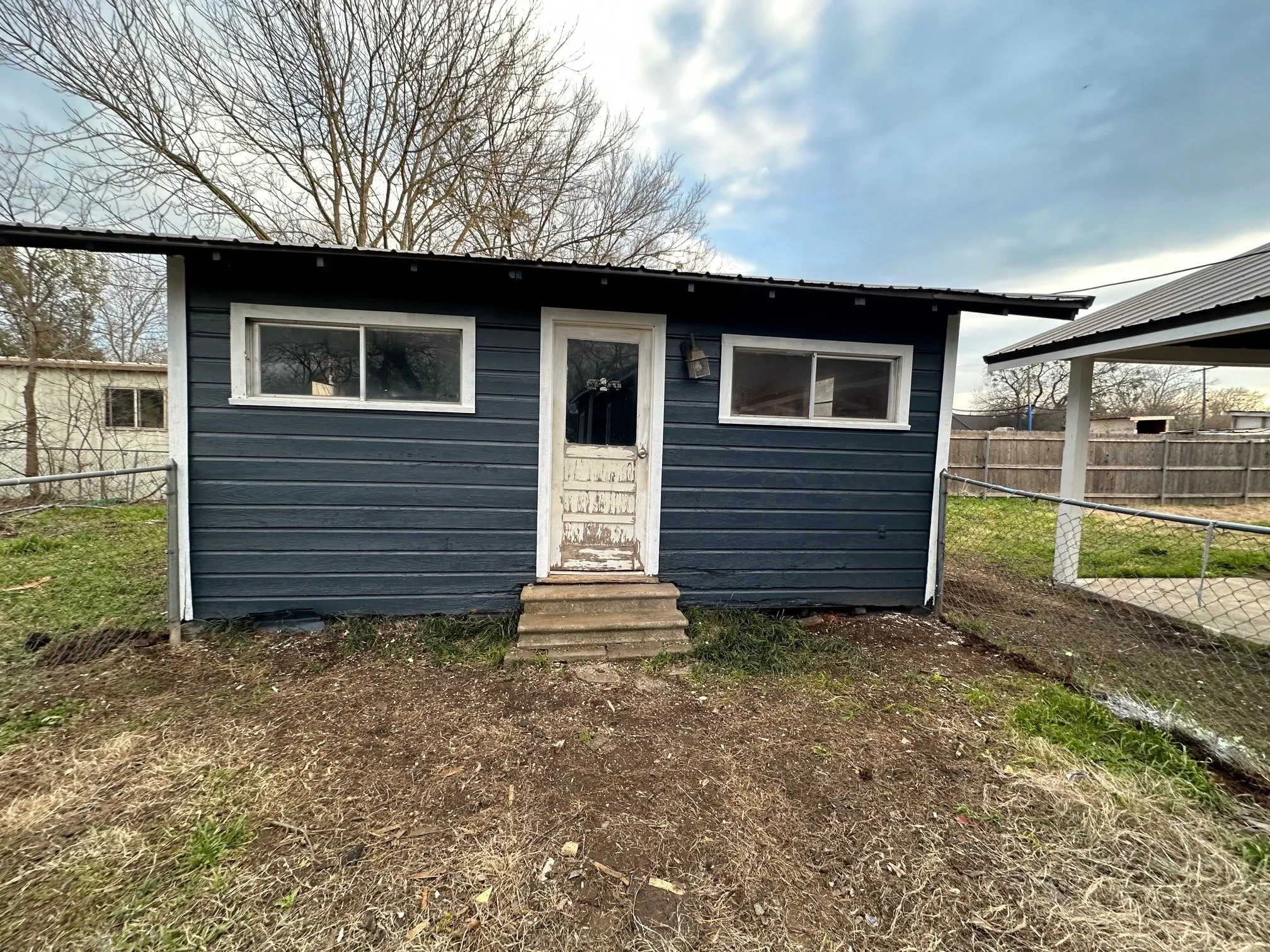 Single Family Residence For Sale in Navarro County , 413 E 3rd Street, Blooming Grove, Texas 76626, 3 Bedroom, 1 Bathroom, Garage spaces, 1,120 Sqft, built in 2000, mls#21390264, Real Estate Agent in Blooming Grove, Homes For Sale in Navarro county, Homes For Sale in Blooming Grove, Realtor in Blooming Grove Texas, Real Estate Brokerage Independent Realty Texas, Luminita Cordes Realtor
