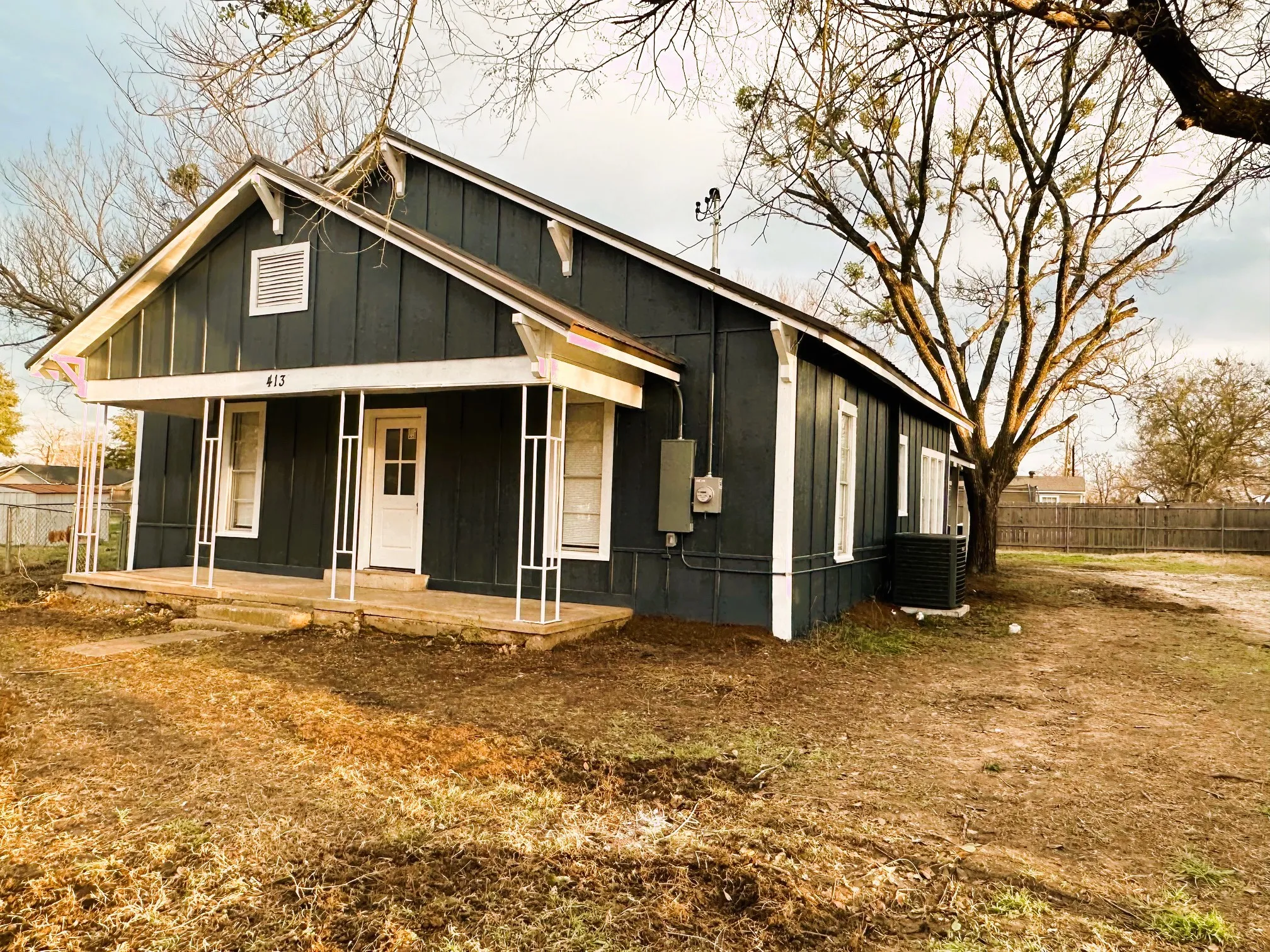 Single Family Residence For Sale in Navarro County , 413 E 3rd Street, Blooming Grove, Texas 76626, 3 Bedroom, 1 Bathroom, Garage spaces, 1,120 Sqft, built in 2000, mls#21390264, Real Estate Agent in Blooming Grove, Homes For Sale in Navarro county, Homes For Sale in Blooming Grove, Realtor in Blooming Grove Texas, Real Estate Brokerage Independent Realty Texas, Luminita Cordes Realtor