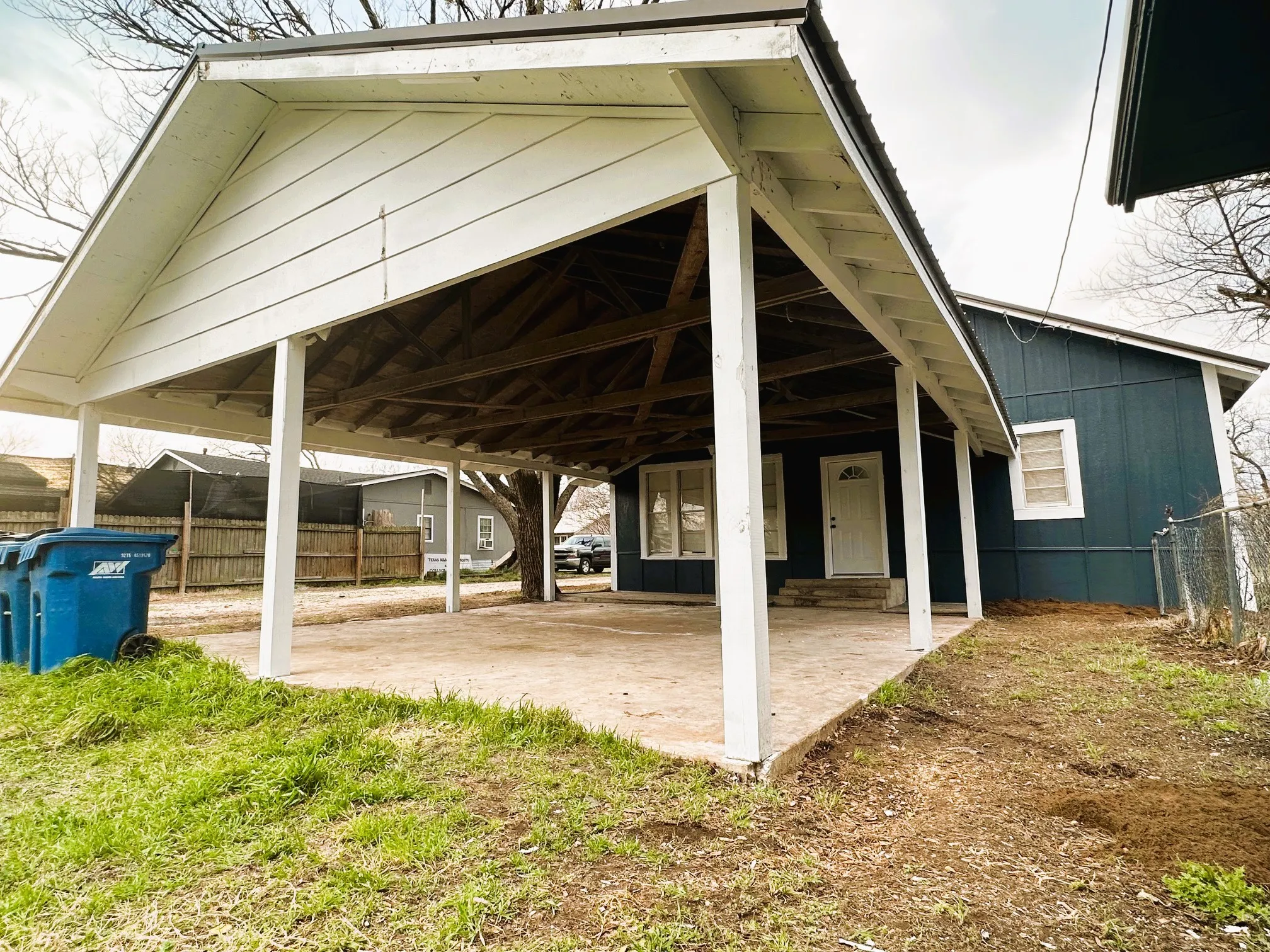 Single Family Residence For Sale in Navarro County , 413 E 3rd Street, Blooming Grove, Texas 76626, 3 Bedroom, 1 Bathroom, Garage spaces, 1,120 Sqft, built in 2000, mls#21390264, Real Estate Agent in Blooming Grove, Homes For Sale in Navarro county, Homes For Sale in Blooming Grove, Realtor in Blooming Grove Texas, Real Estate Brokerage Independent Realty Texas, Luminita Cordes Realtor