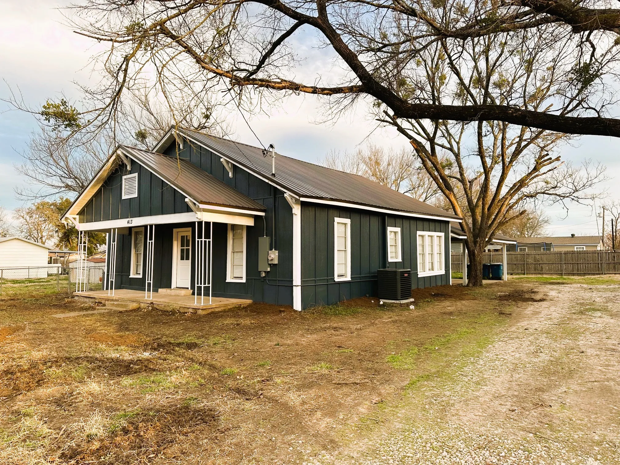 Single Family Residence For Sale in Navarro County , 413 E 3rd Street, Blooming Grove, Texas 76626, 3 Bedroom, 1 Bathroom, Garage spaces, 1,120 Sqft, built in 2000, mls#21390264, Real Estate Agent in Blooming Grove, Homes For Sale in Navarro county, Homes For Sale in Blooming Grove, Realtor in Blooming Grove Texas, Real Estate Brokerage Independent Realty Texas, Luminita Cordes Realtor
