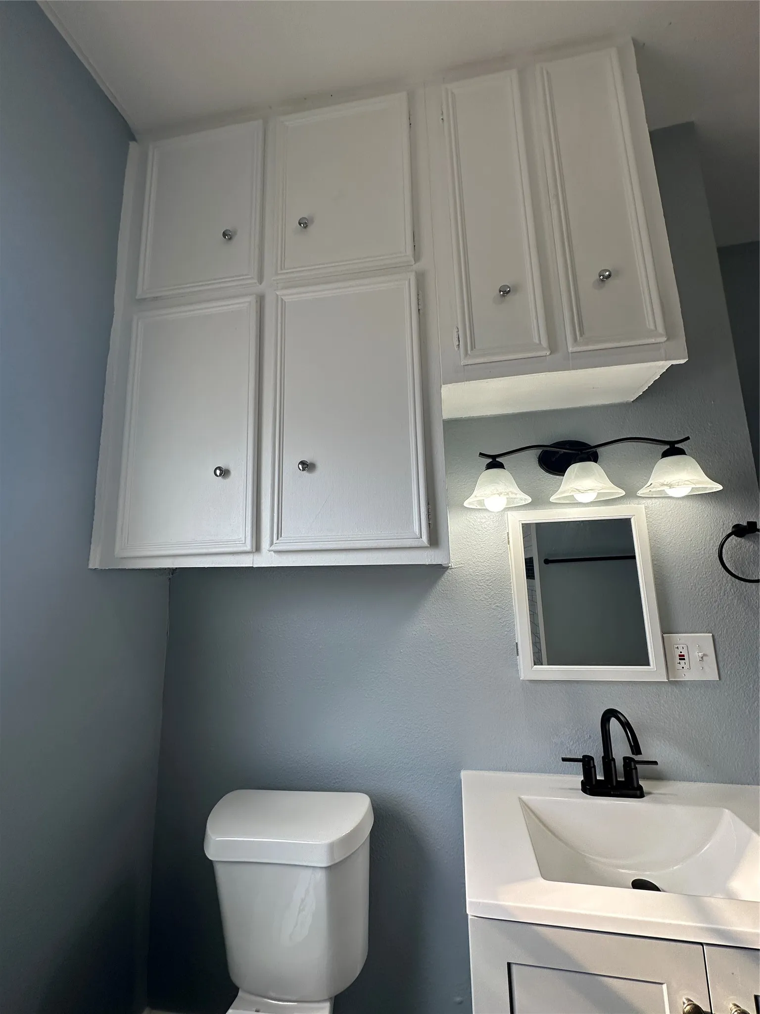 Single Family Residence For Sale in Navarro County , 413 E 3rd Street, Blooming Grove, Texas 76626, 3 Bedroom, 1 Bathroom, Garage spaces, 1,120 Sqft, built in 2000, mls#21390264, Real Estate Agent in Blooming Grove, Homes For Sale in Navarro county, Homes For Sale in Blooming Grove, Realtor in Blooming Grove Texas, Real Estate Brokerage Independent Realty Texas, Luminita Cordes Realtor