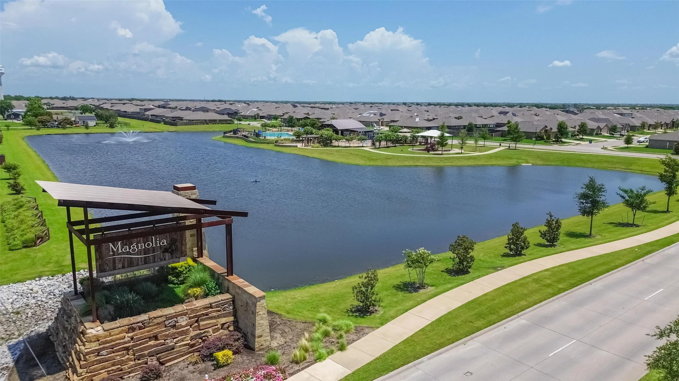 Single Family Residence For Sale in Collin County , 301 Pine Hollow Way, Josephine, Texas 75189, 4 Bedroom, 2 Bathroom, 2 Garage spaces, 1,789 Sqft, built in 2020, mls#21393503, Real Estate Agent in Josephine, Homes For Sale in Collin county, Homes For Sale in Josephine, Realtor in Josephine Texas, Real Estate Brokerage Independent Realty Texas, Luminita Cordes Realtor